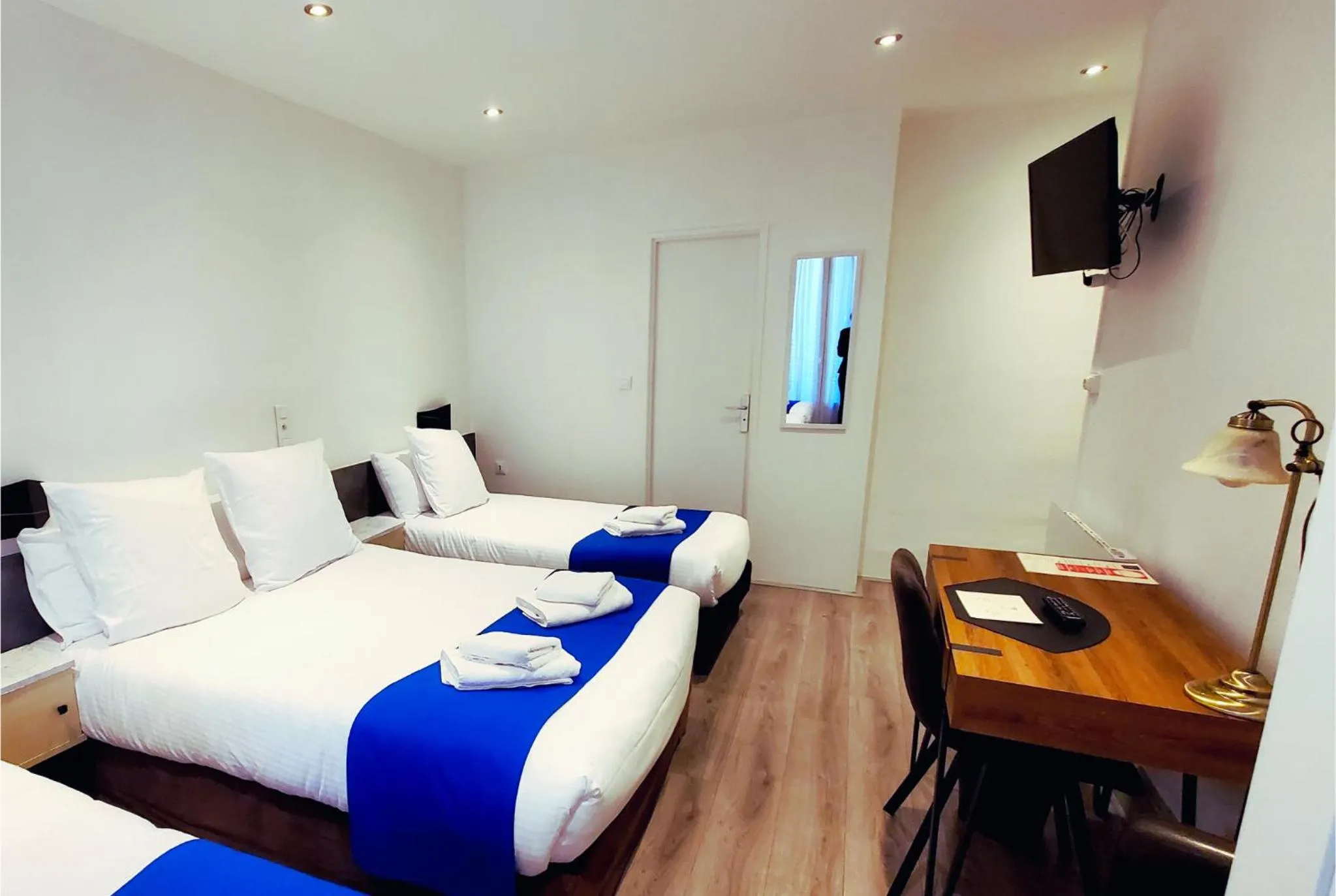 Deluxe Double Room (2 Adults + 1 Child) in Logis Hôtel Belle Etoile Vichy