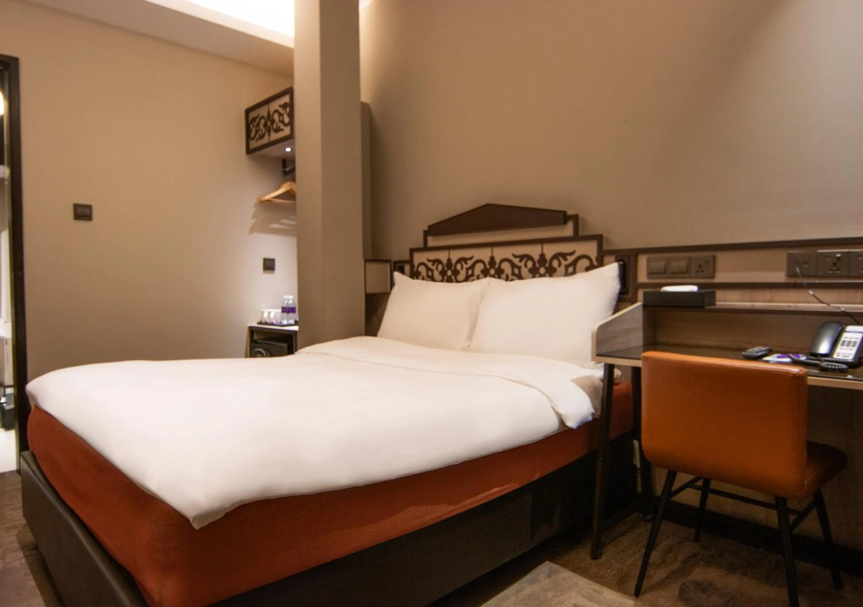 Hamilton Interior Room (No window) in Aqueen Prestige Hotel Lavender