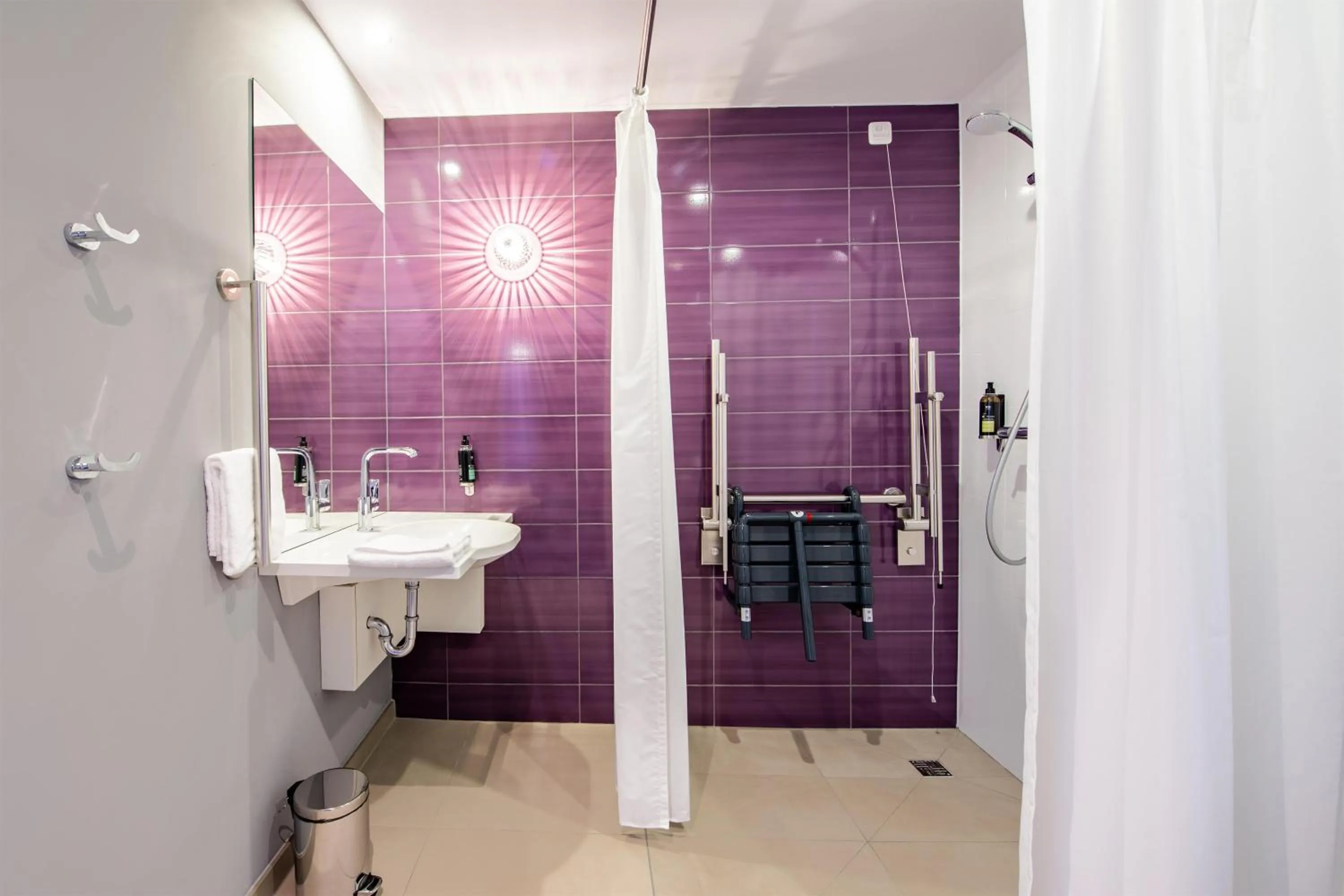 Double Room - Disability Access in Premier Inn München Airport Ost