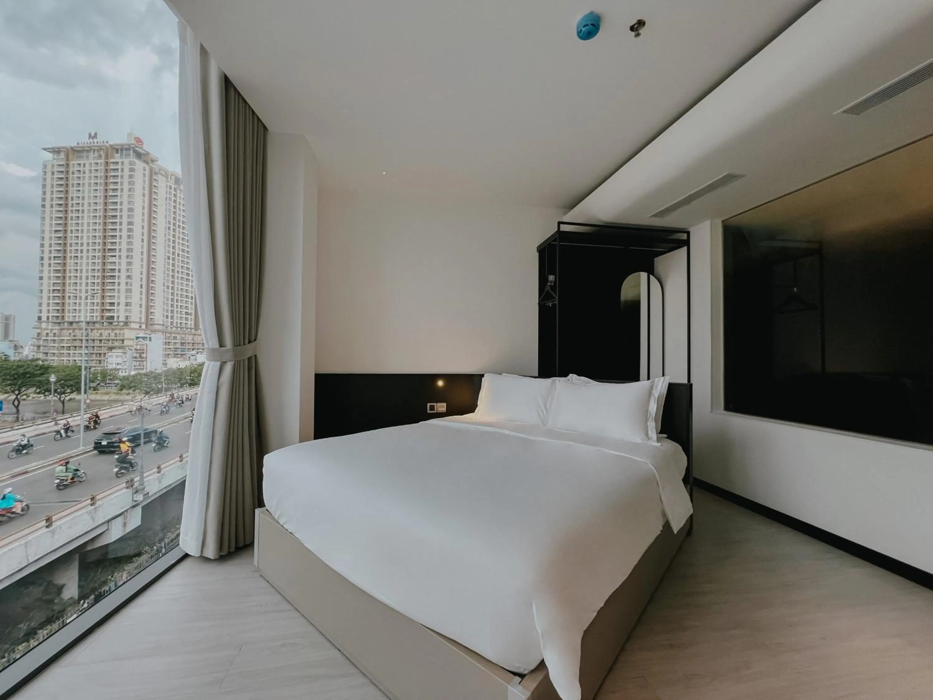 Queen Suite in The Concept Hotel HCMC- District 1