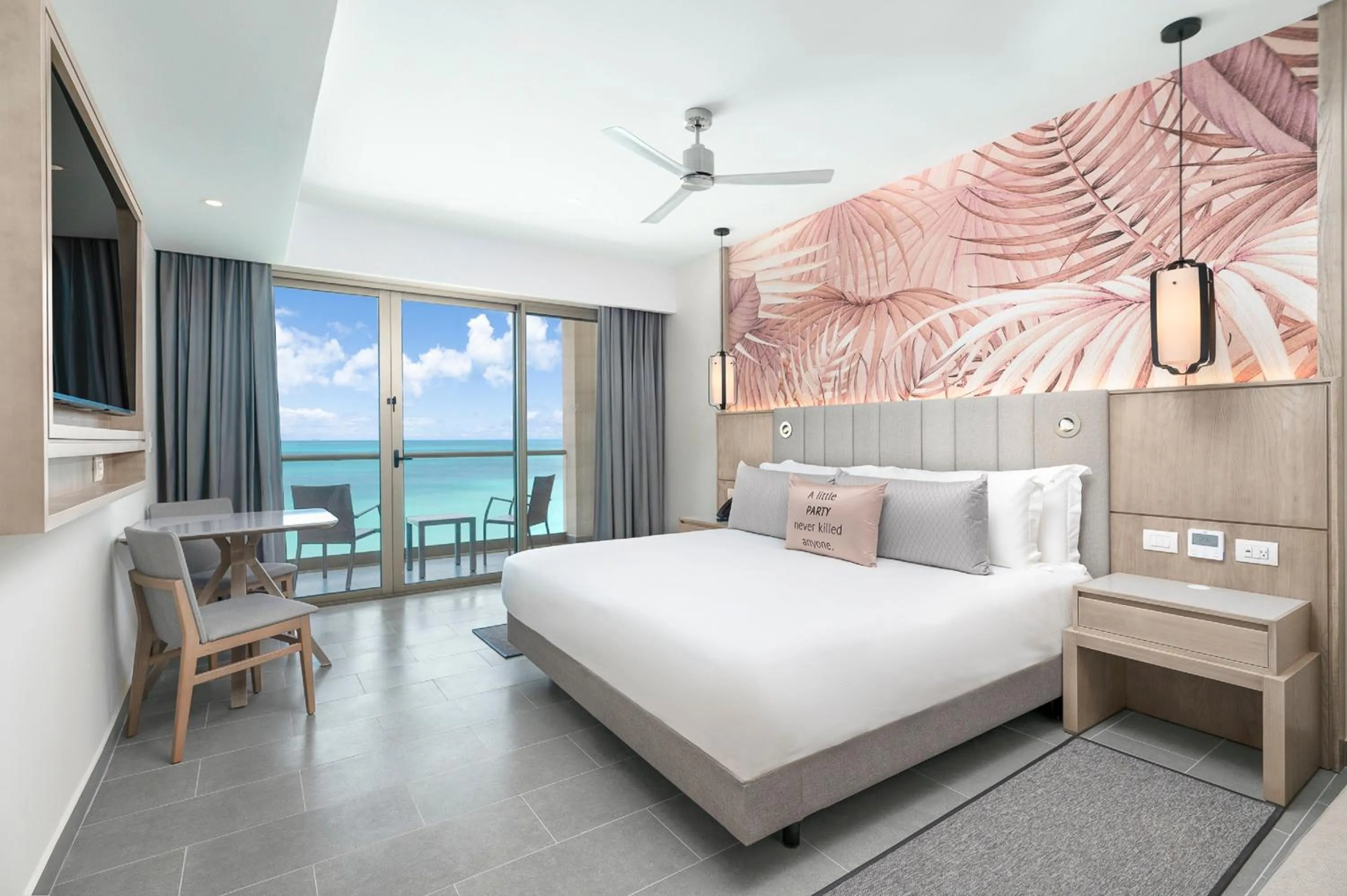 Luxury Presidential Beach front One Bedroom Suite Diamond Club in Royalton CHIC Antigua, An Autograph Collection All-Inclusive Resort - Adults Only