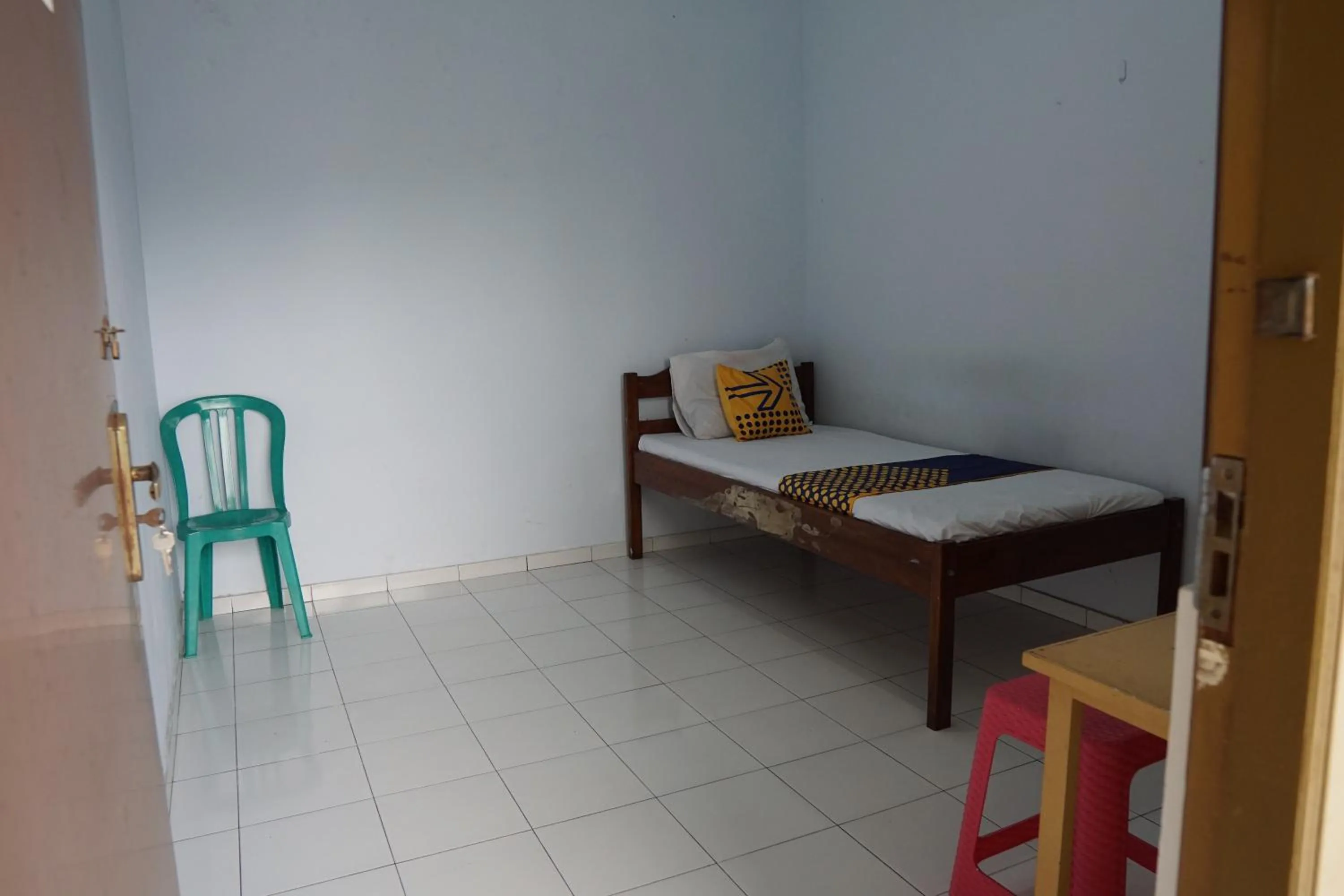 Superior Single Room - single occupancy in Hotel O Yoko Kost Syariah