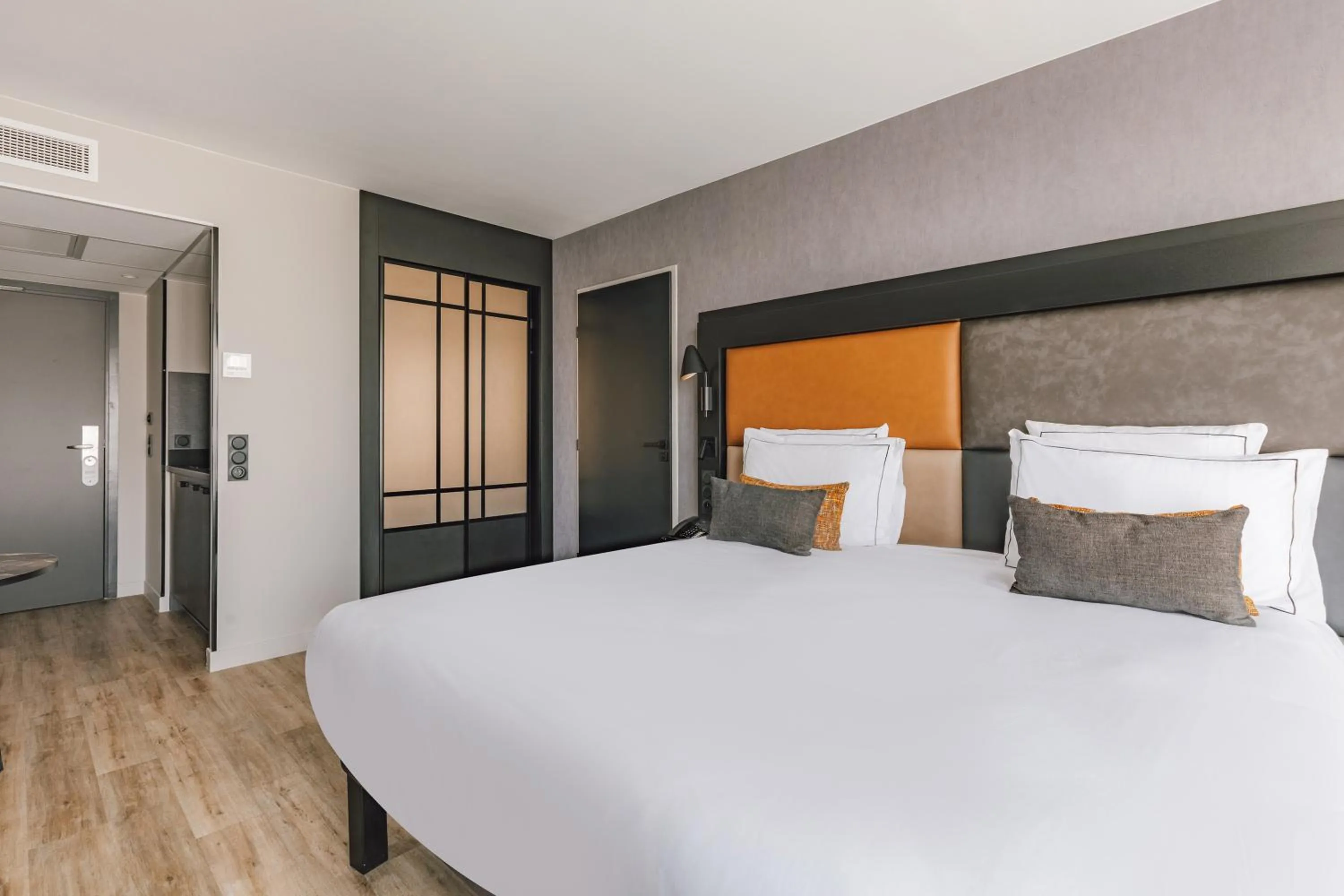 Superior Studio with View in Appart'City Collection Paris Gare de Lyon