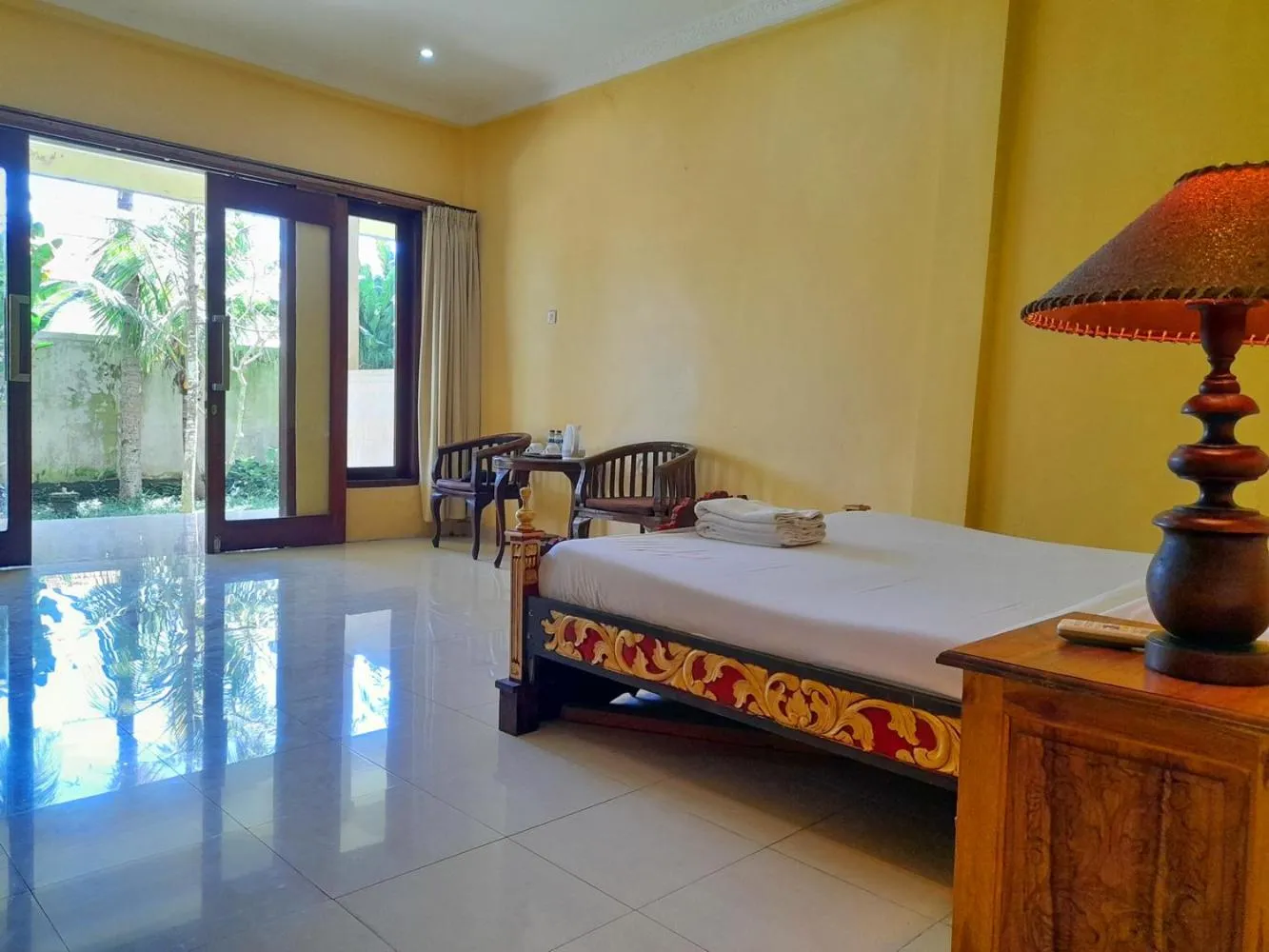 Double Room with Patio in Hotel rooms 2 minutes to Monkey Forest
