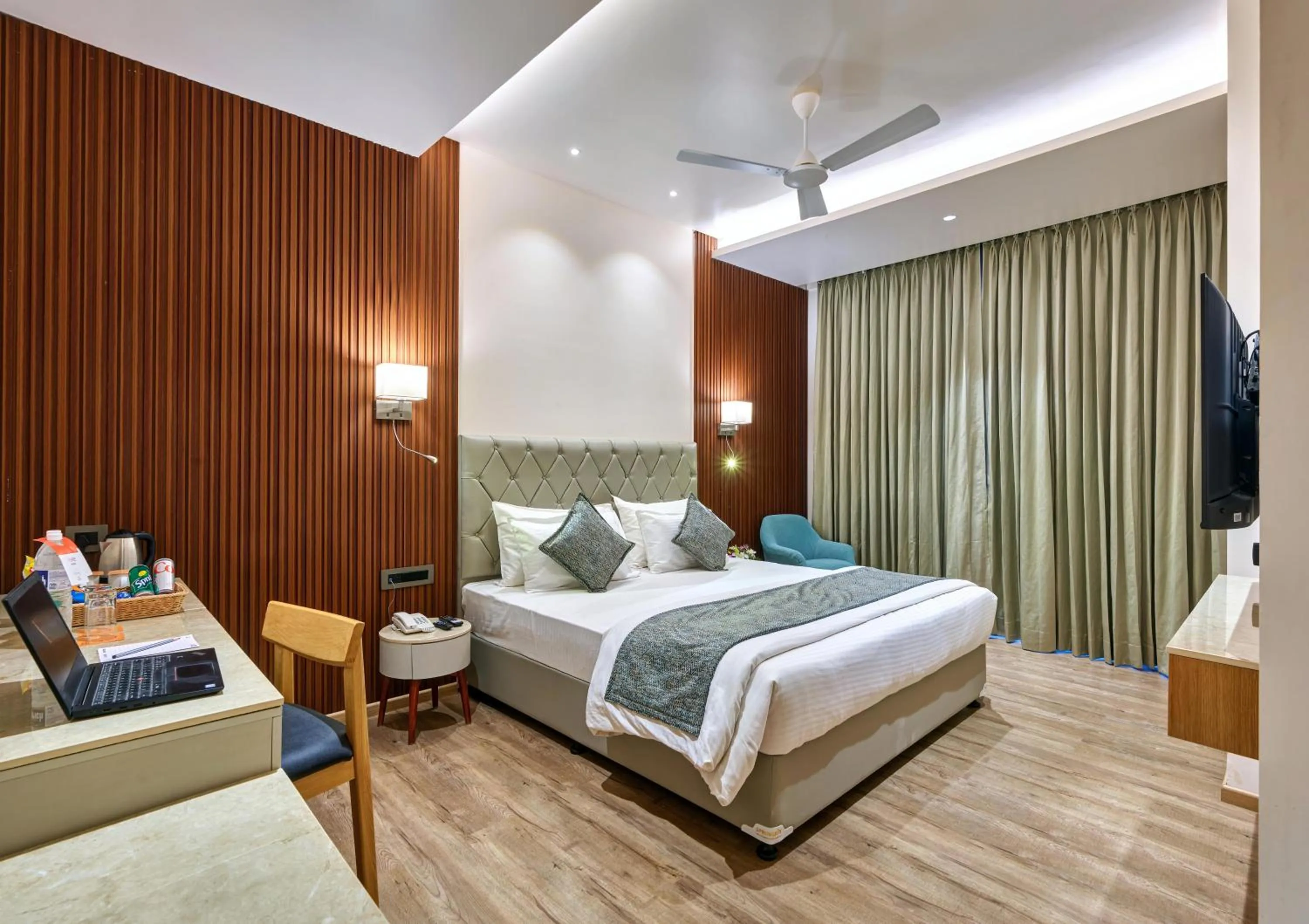 King Room - single occupancy in Regenta Place Raysons Kolhapur