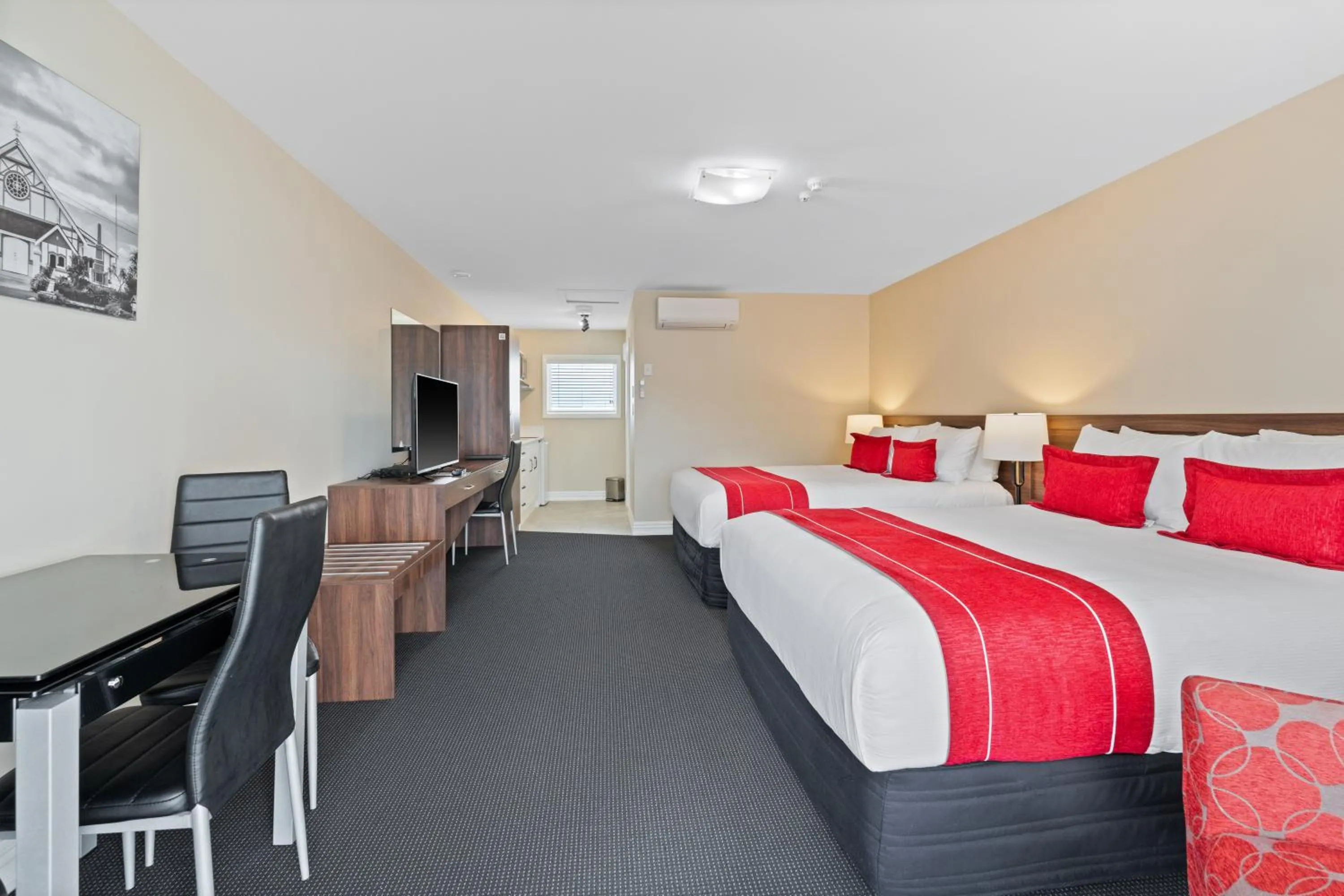 Deluxe Queen Room with Two Queen Beds in Newina Rotorua