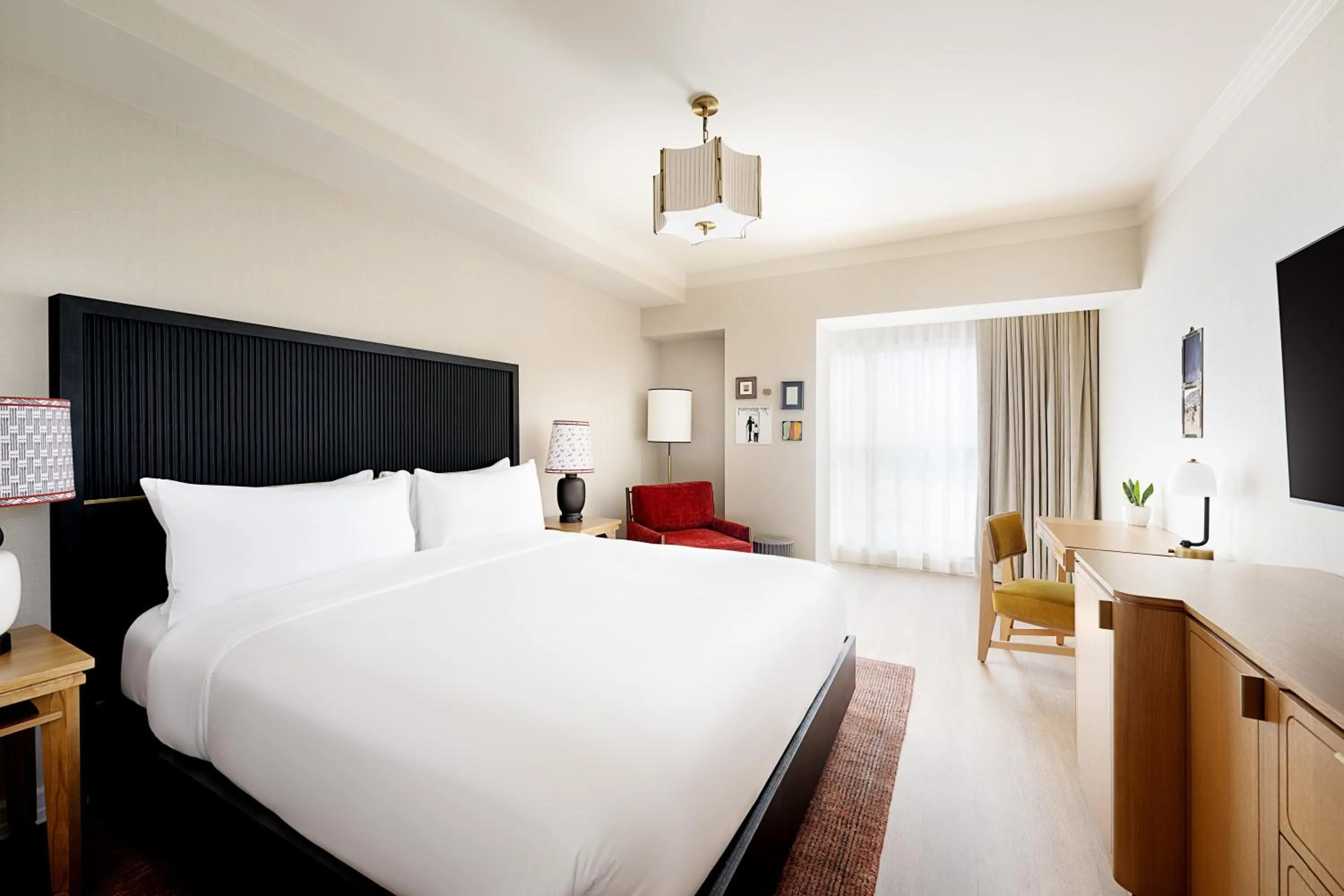 Premium Amped King Plus in Hutton Hotel