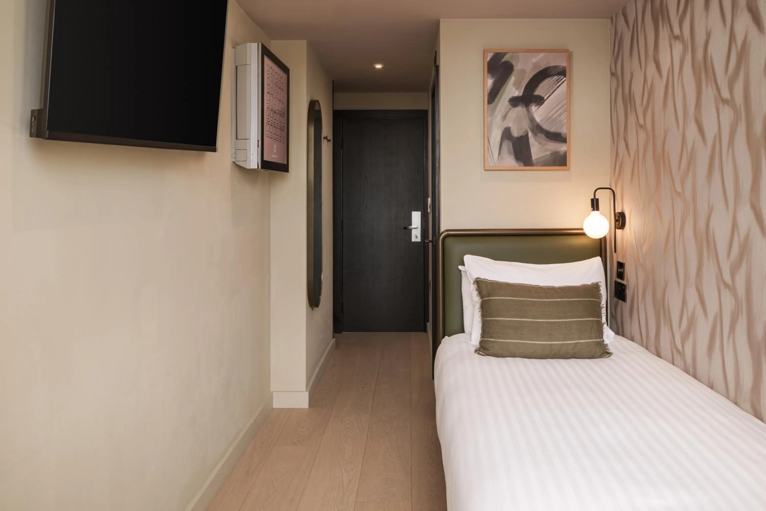 Single Room *Newly Refurbished* in Central Park Hotel