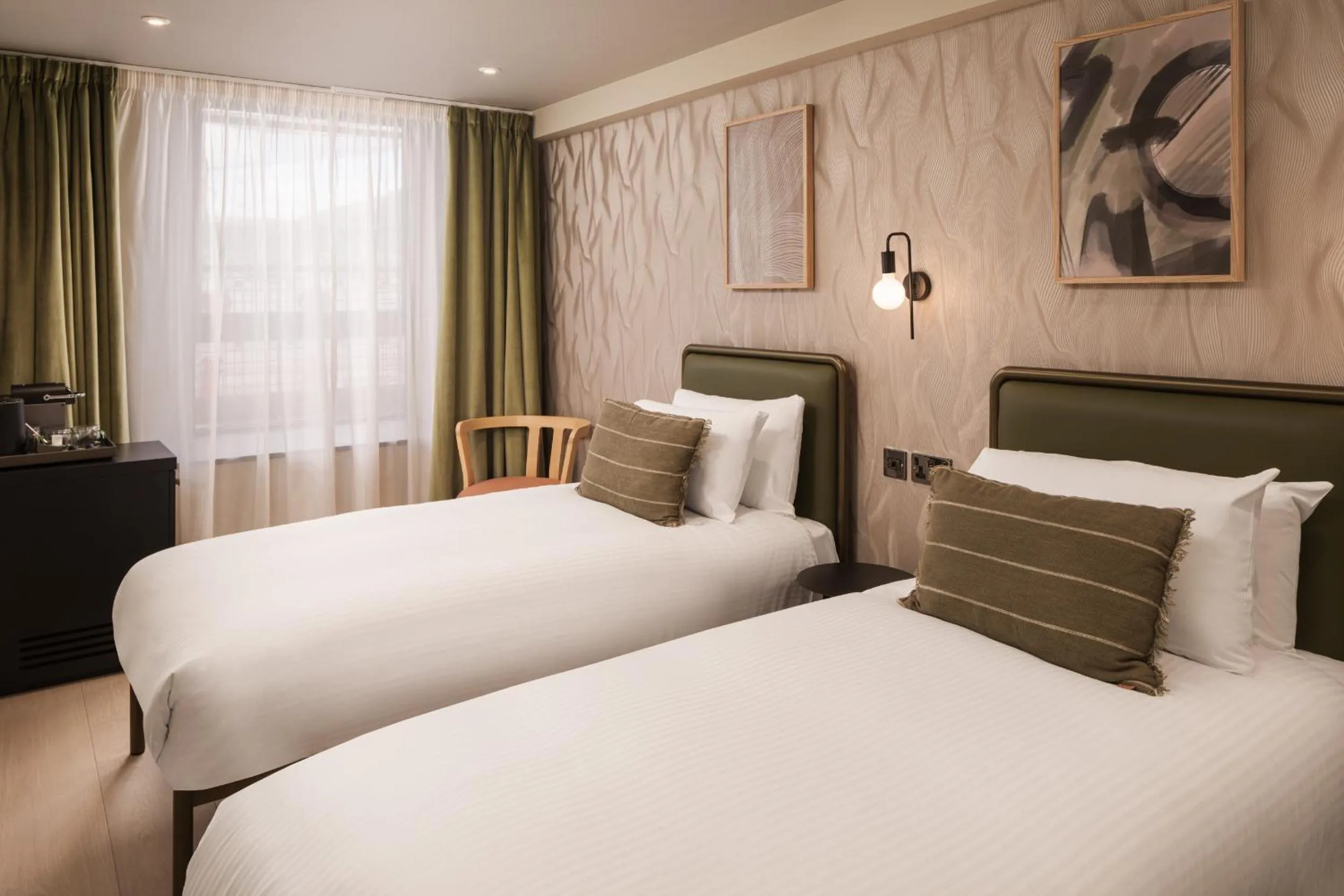 Superior Twin Room *Newly Refurbished* in Central Park Hotel