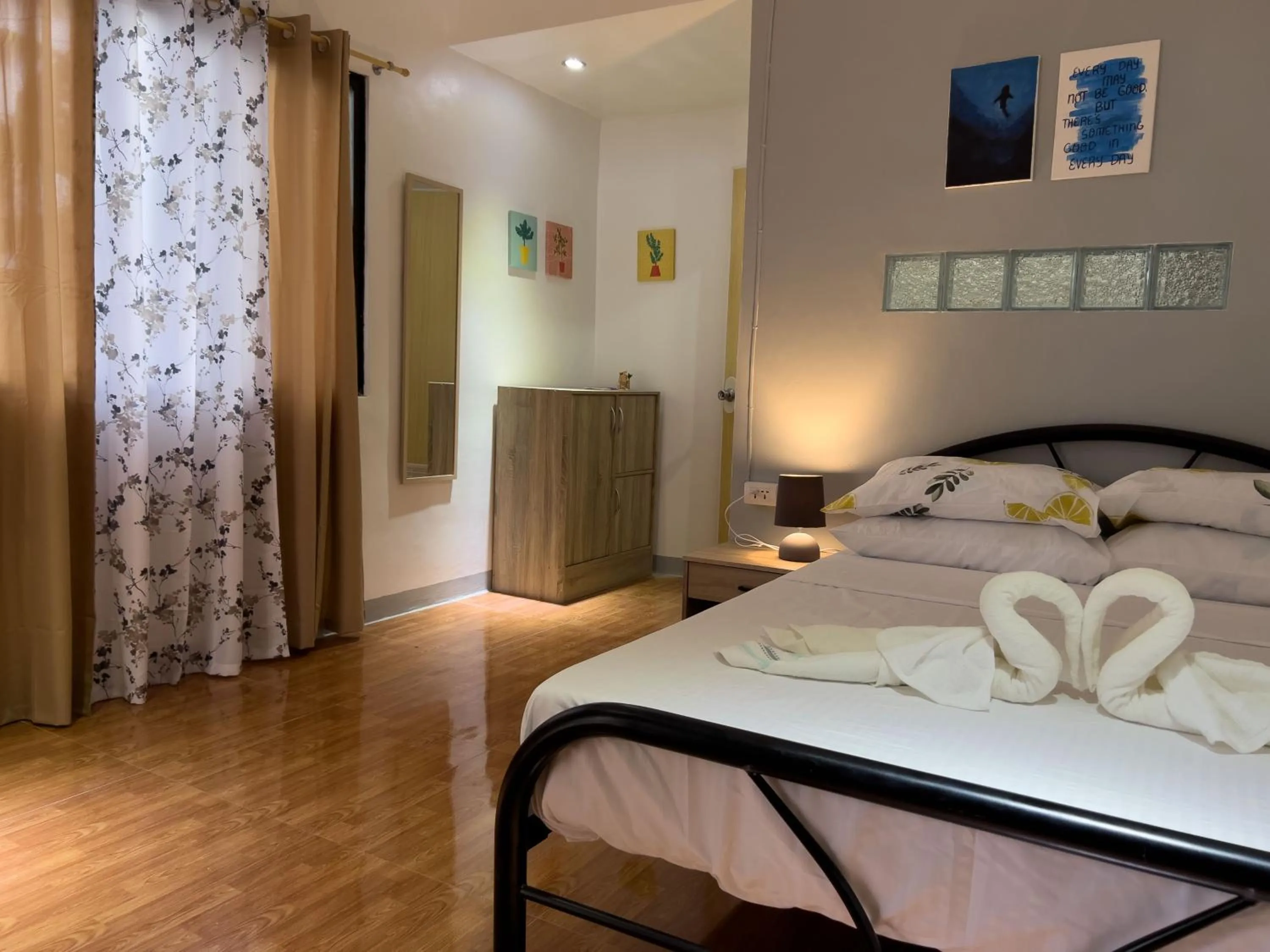 Double Room with Private Bathroom in The Backyard Inn