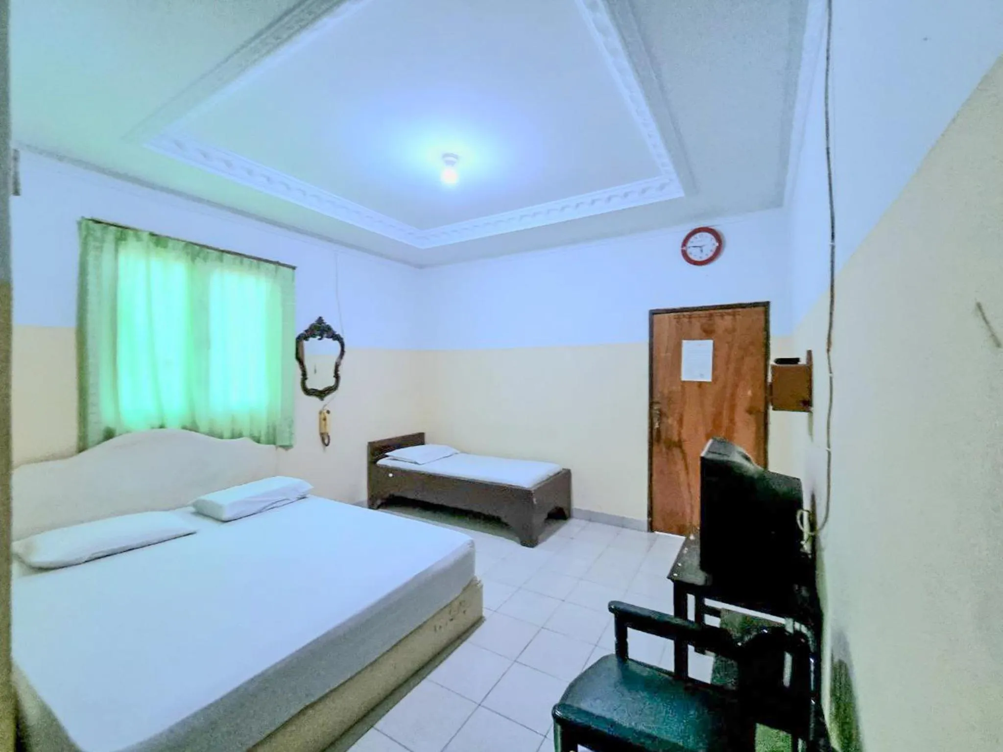 Superior Triple Room in Hotel Taman Sari