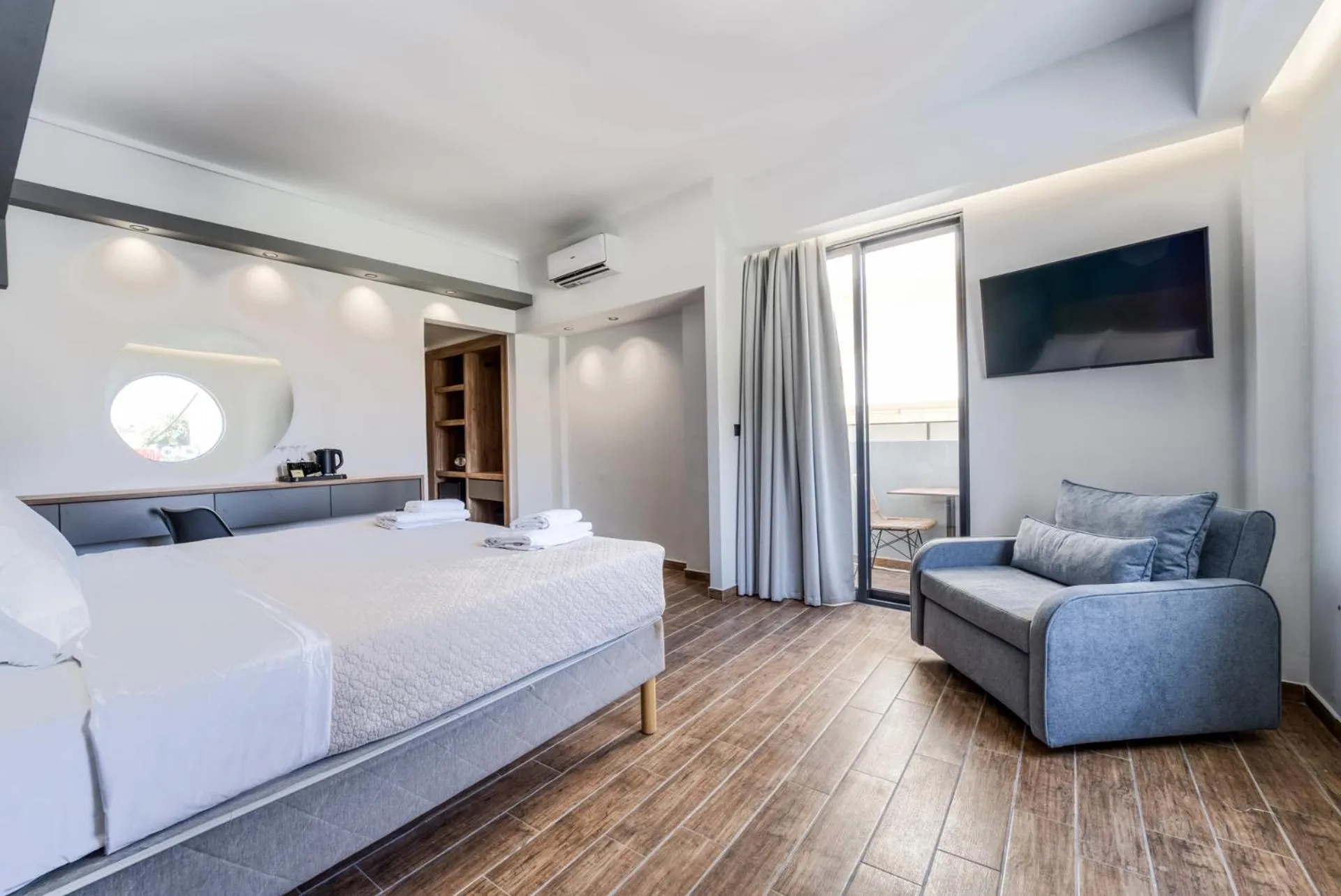 Standard Double Room City View in Island City Boutique Hotel