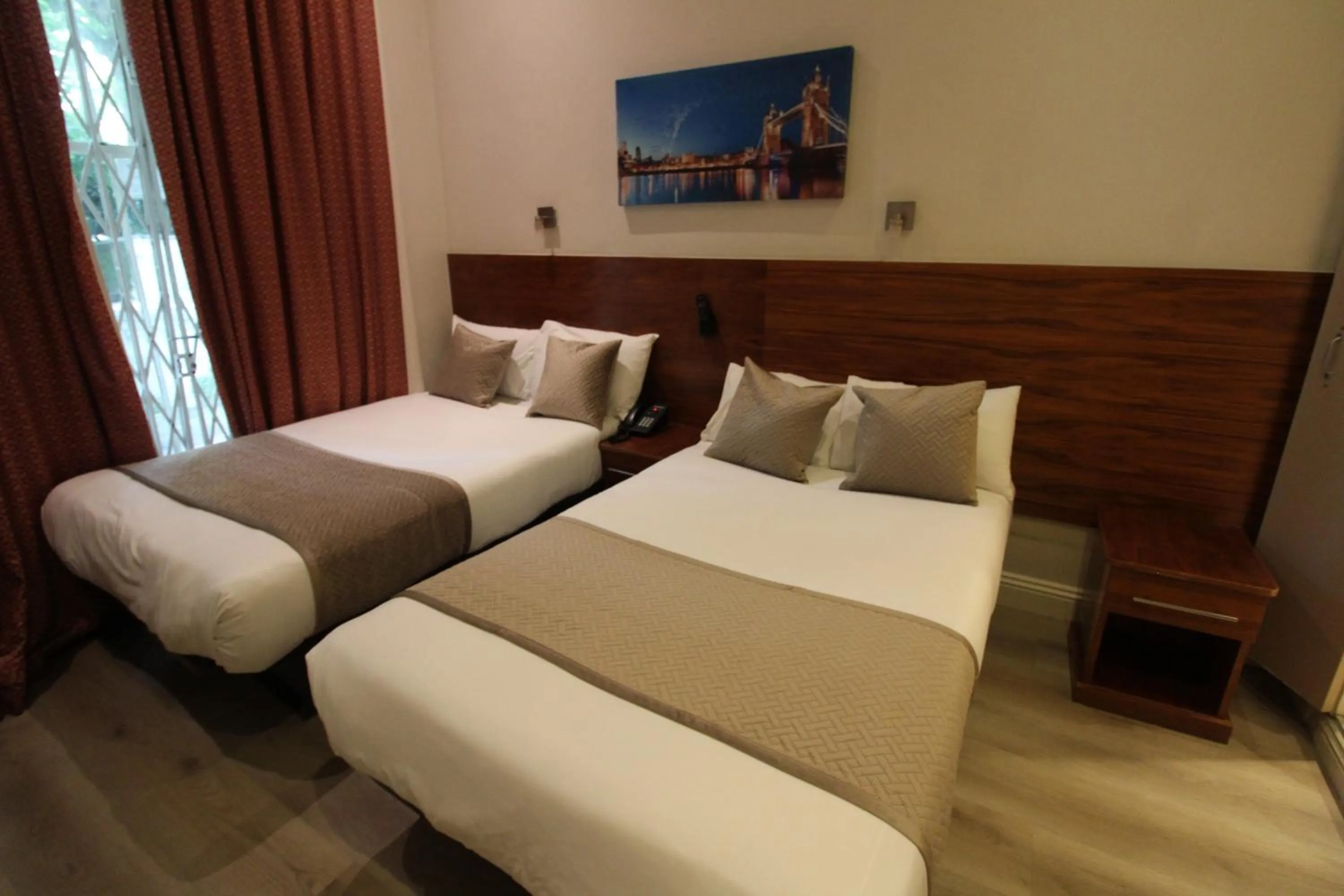 Quadruple Room in Wedgewood Hotel