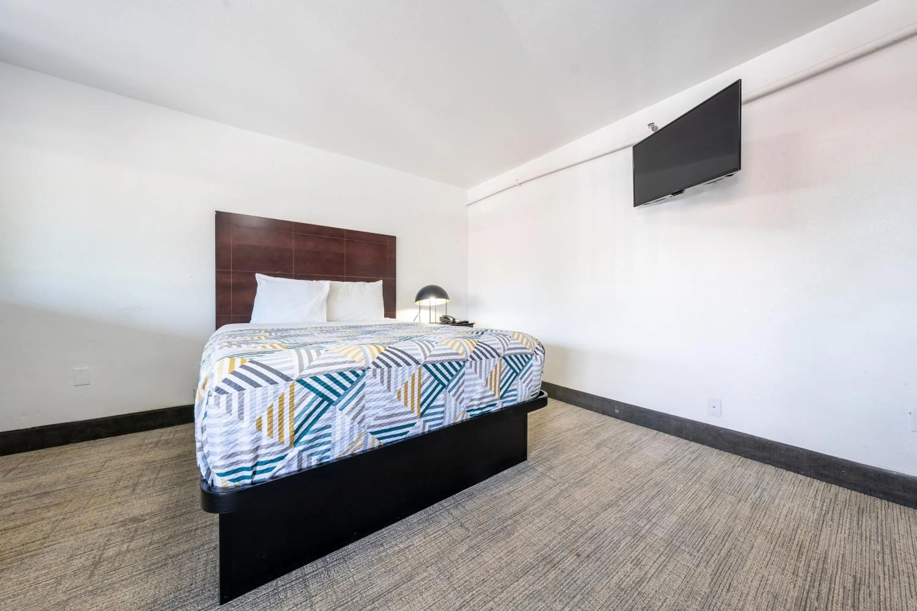 King Bed Studio Non-Smoking in Banfield Studios By OYO Portland OR