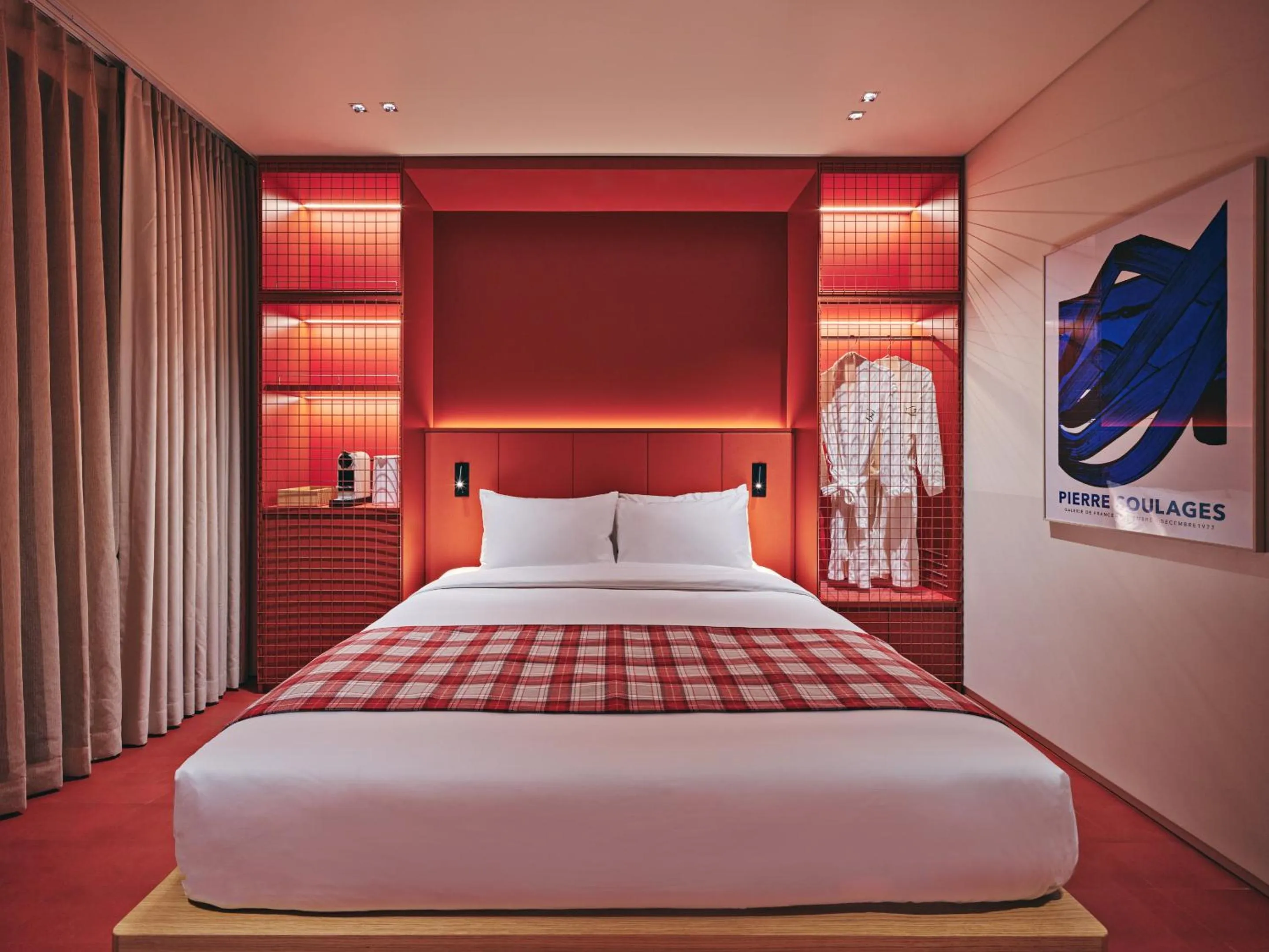 Oceanview Handicap Room Queen Terrace in The Coolest Hotel