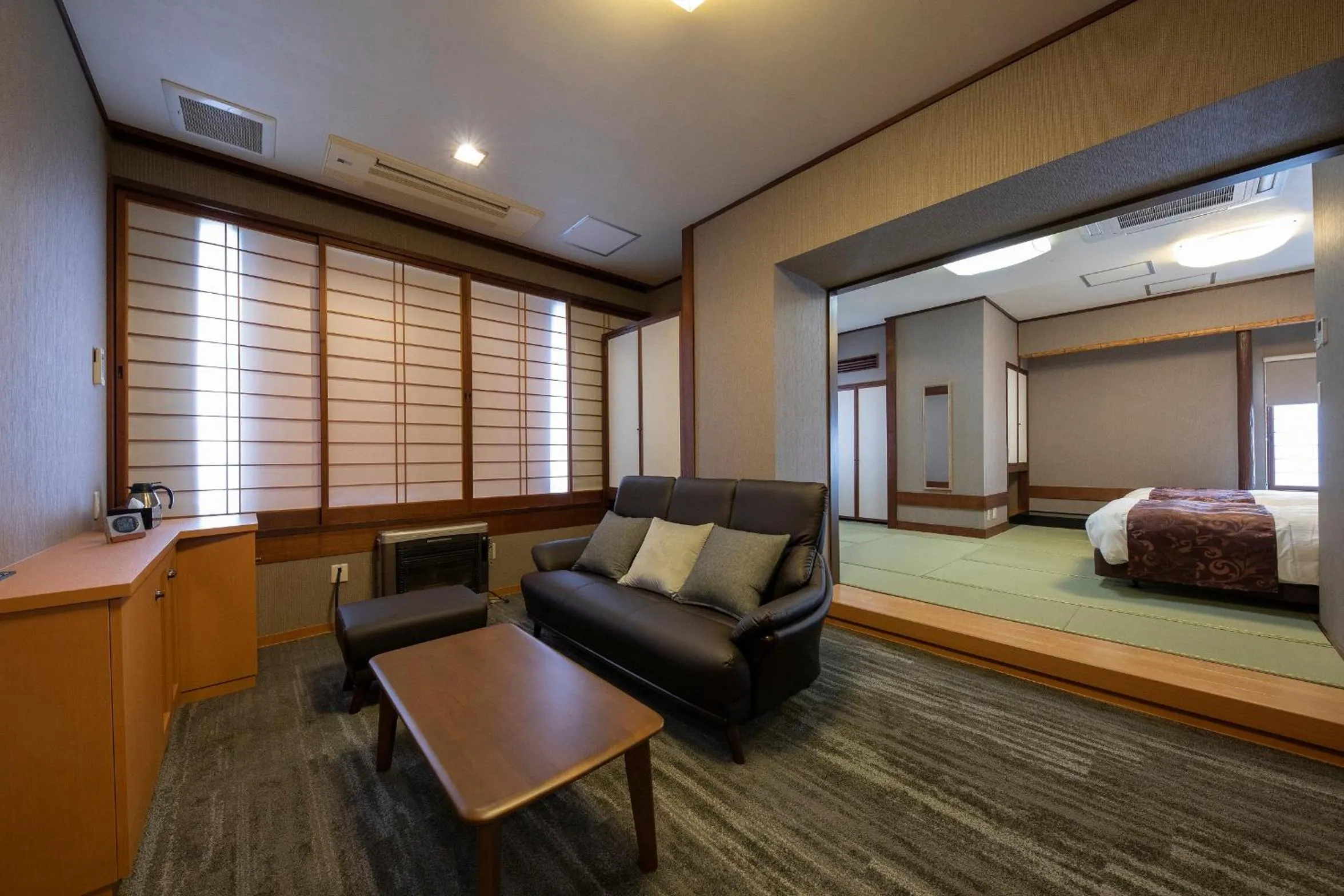 Quadruple Room with Bathroom - Non-Smoking in Hotel Apple Land