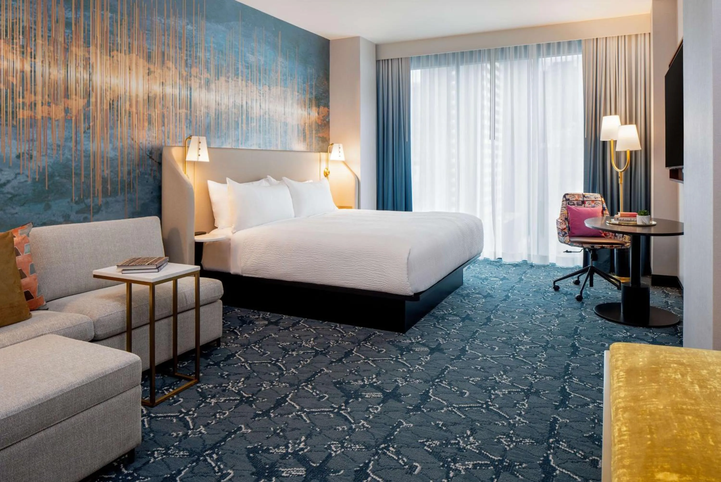 Deluxe King Room with Sofa Bed in Tempo By Hilton Nashville Downtown