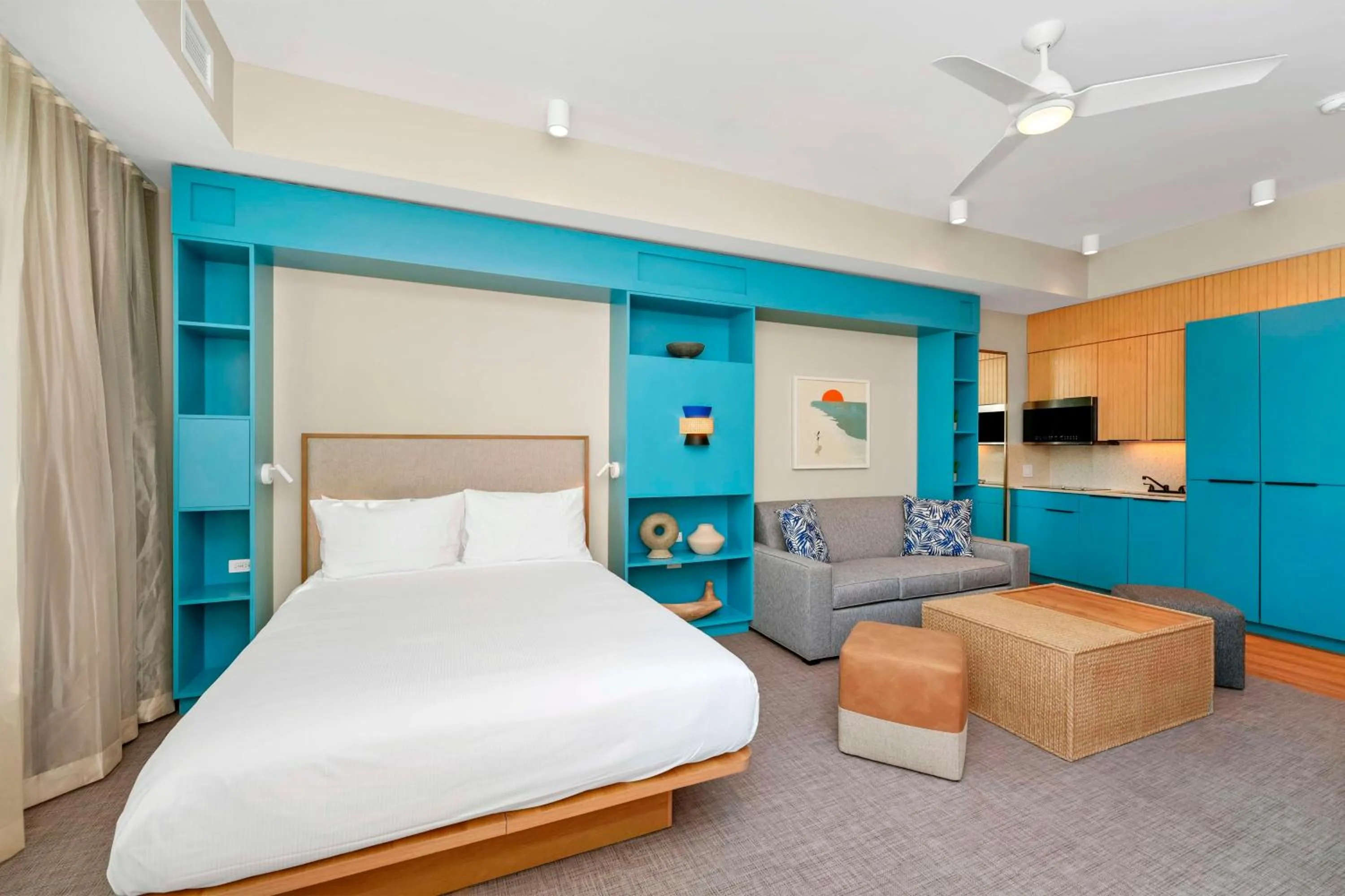 Queen Studio with Roll-In Shower - Disability Access in Embassy Suites By Hilton Orlando Sunset Walk