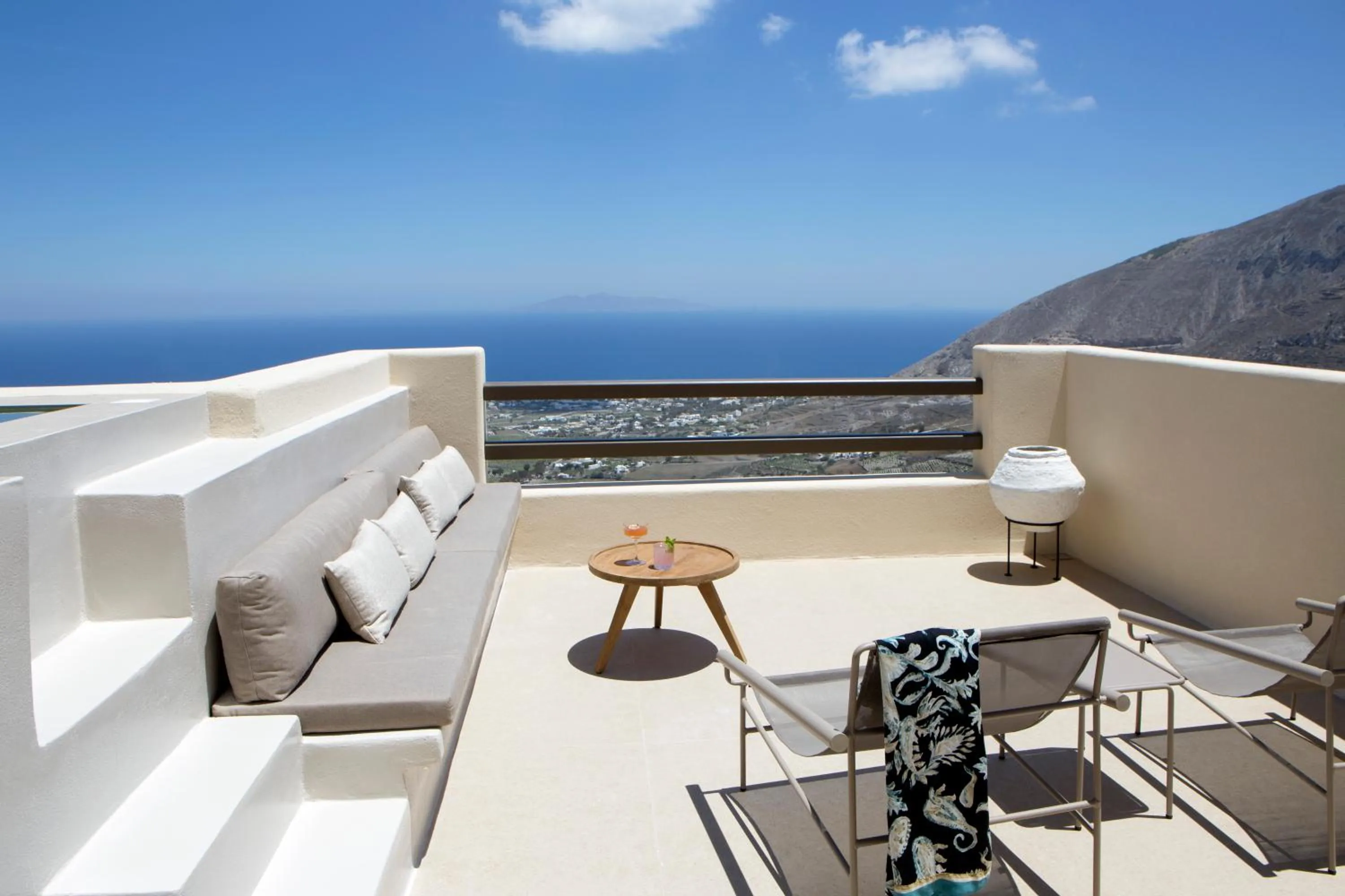 Junior Suite with Heated Plunge Pool and Sea View in Elessa Hotel