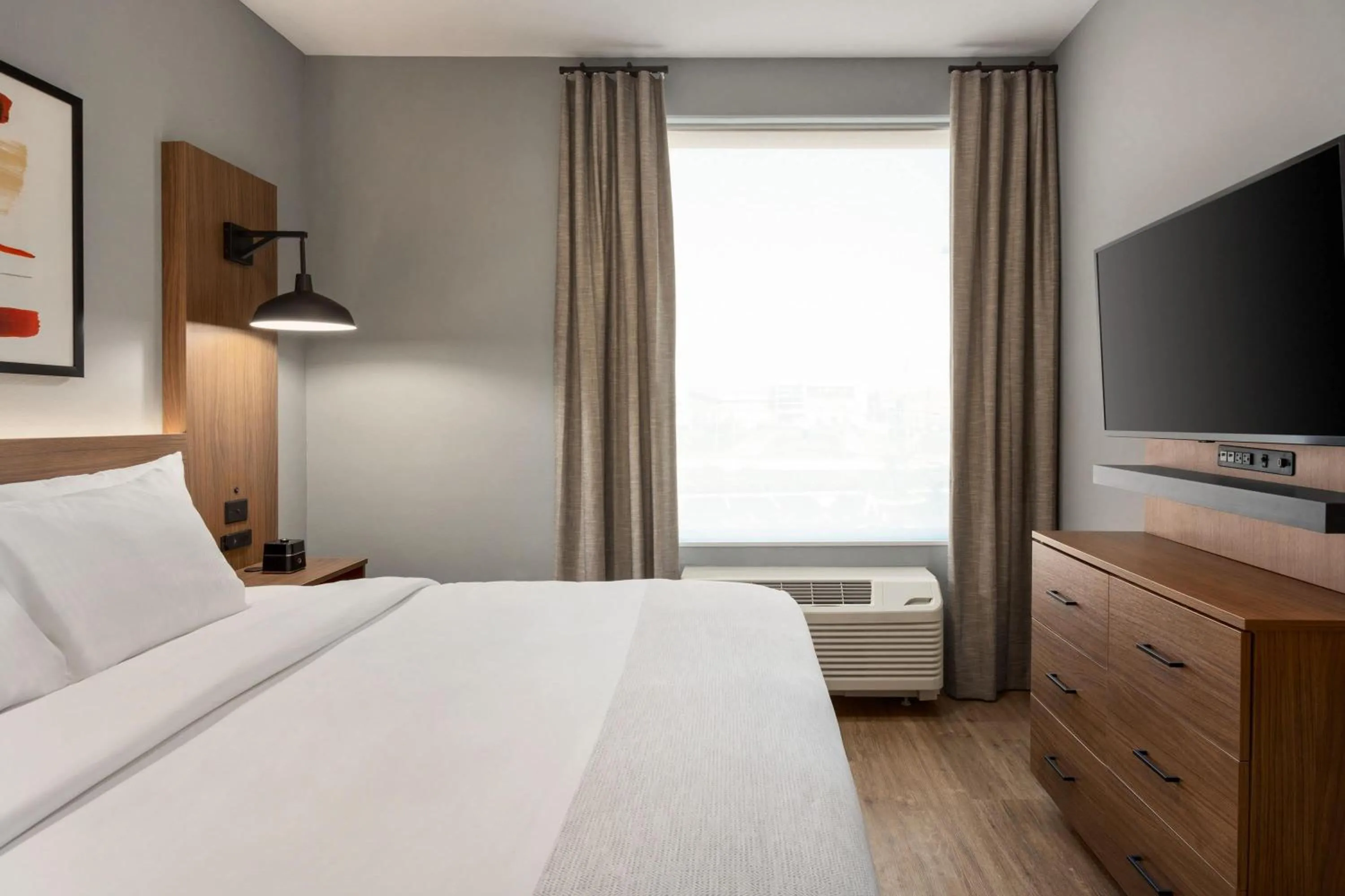 King Room with Roll-In Shower - Mobility/Hearing Accessible - Pet-Friendly/Non Smoking in Hawthorn Extended Stay by Wyndham Mount Laurel Moorestown