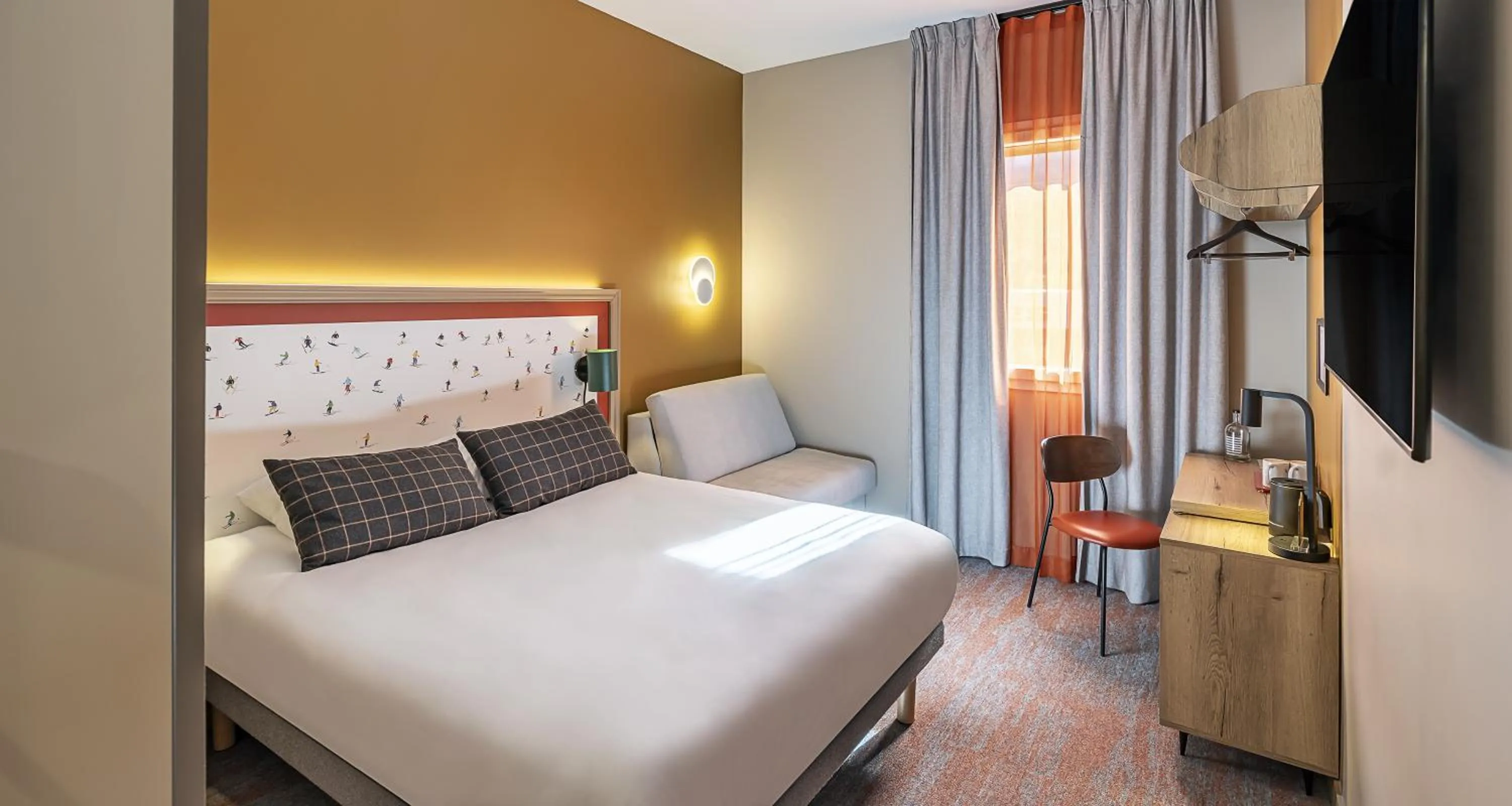 Family Queen Room with Sofa Bed - Non-Smoking in Best Western Coeur de Maurienne Hotel Restaurant & Spa