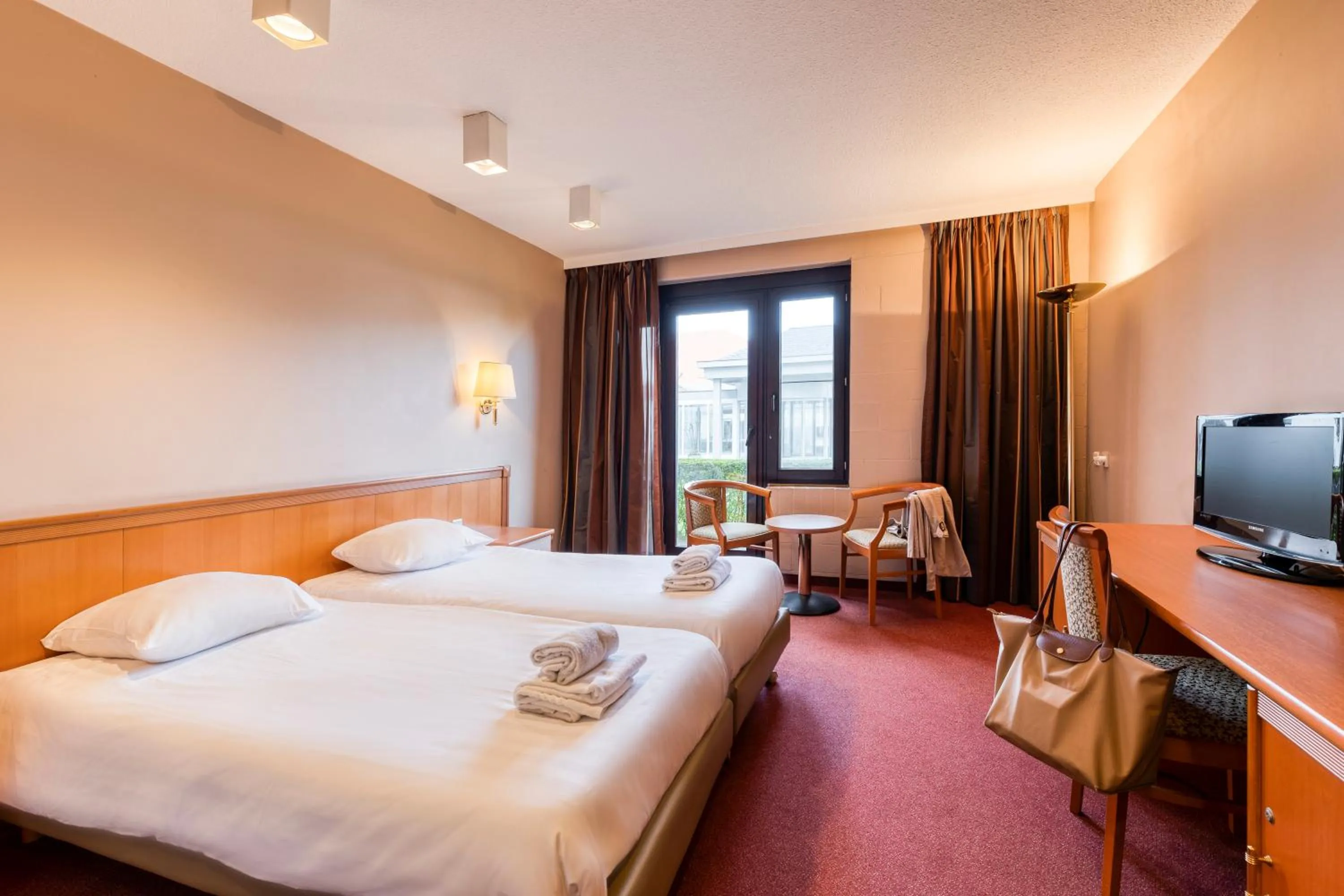 Standard Twin Room in Corsendonk Duinse Polders