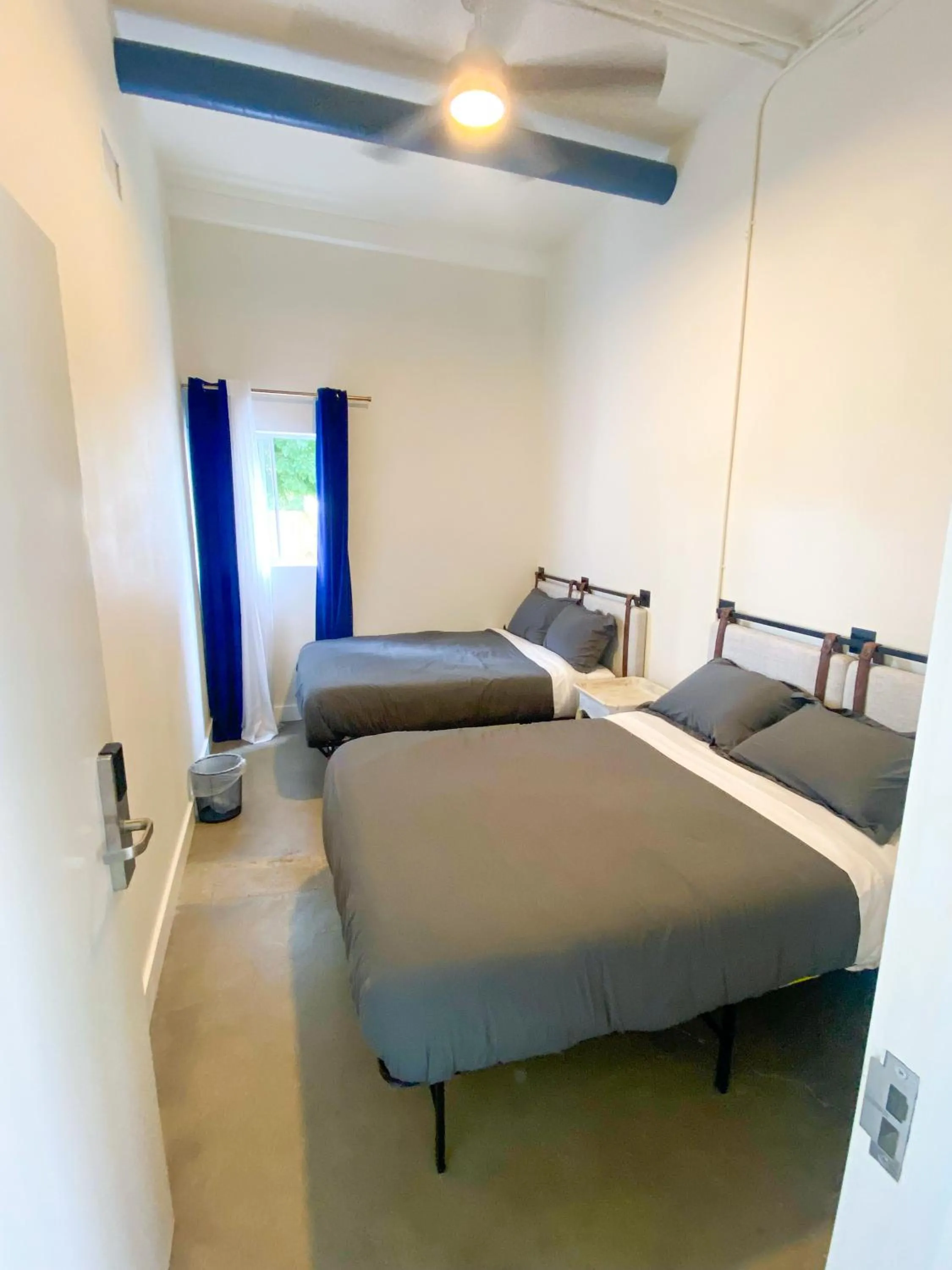 Double Room with Shared Bathroom in ITH Santa Barbara Surf Hostel