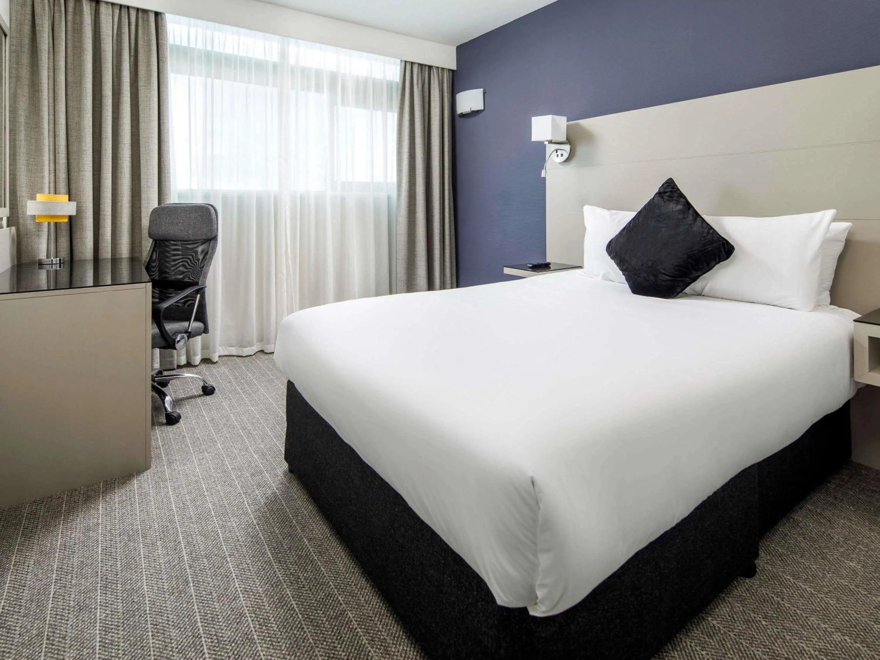 Superior Double Room in Mercure Manchester Piccadilly Hotel