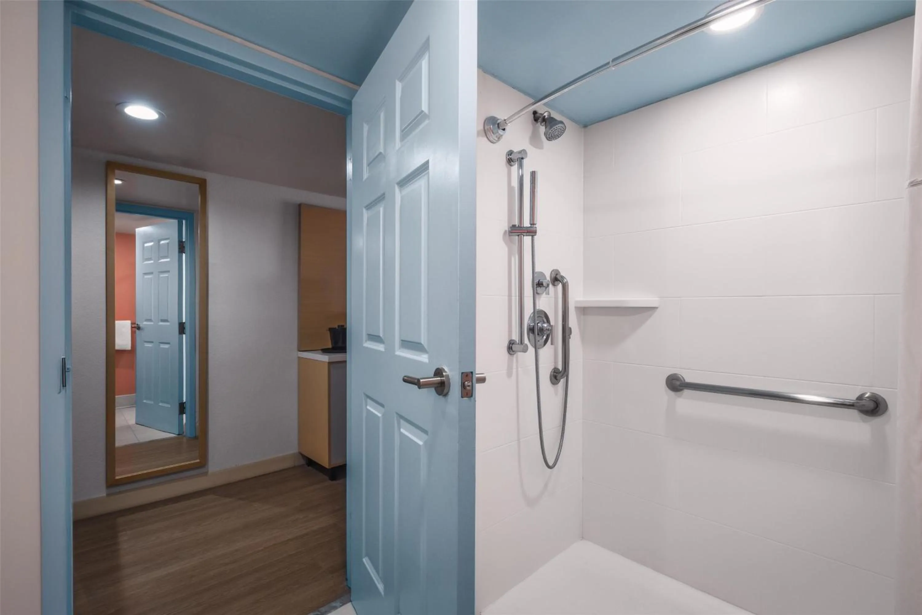 Queen Room with Two Queen Beds, Kitchenette and Ocean Front View in Golden Sands Carolina Beach Oceanfront, Tapestry by Hilton