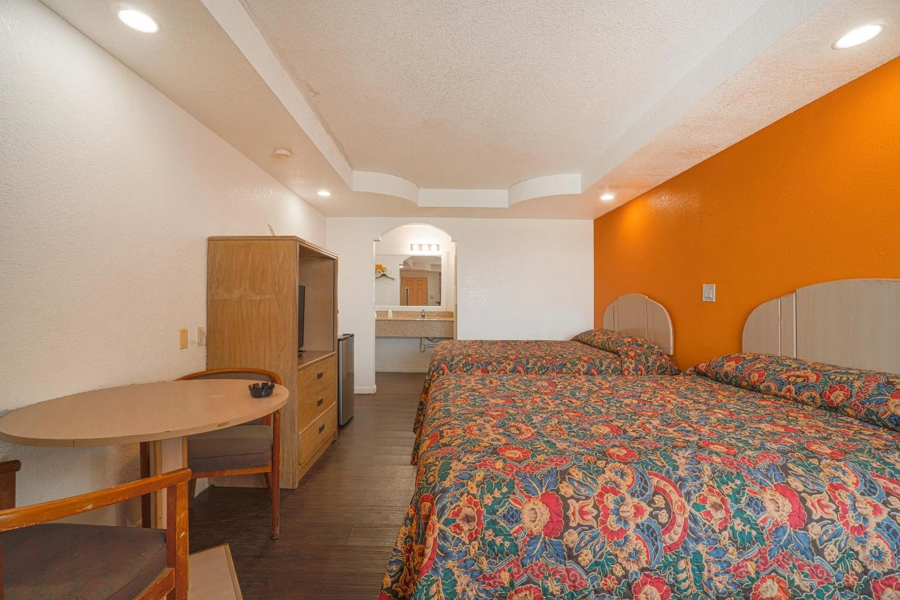 2 Queen Beds Non-Smoking	 in Budget Inn By OYO Corpus Christi Beach