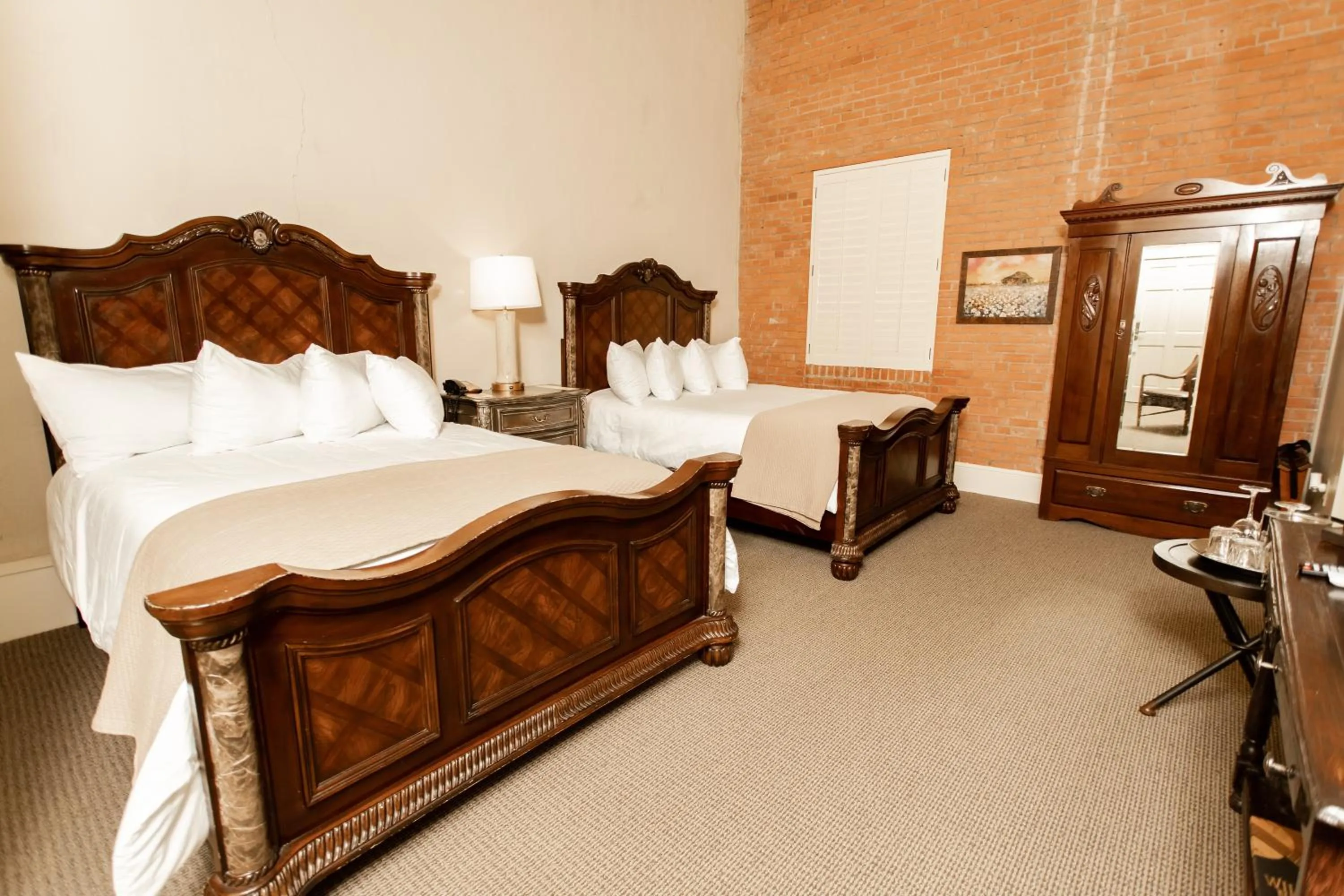 Standard Queen Room with Two Queen Beds in Grand Hotel
