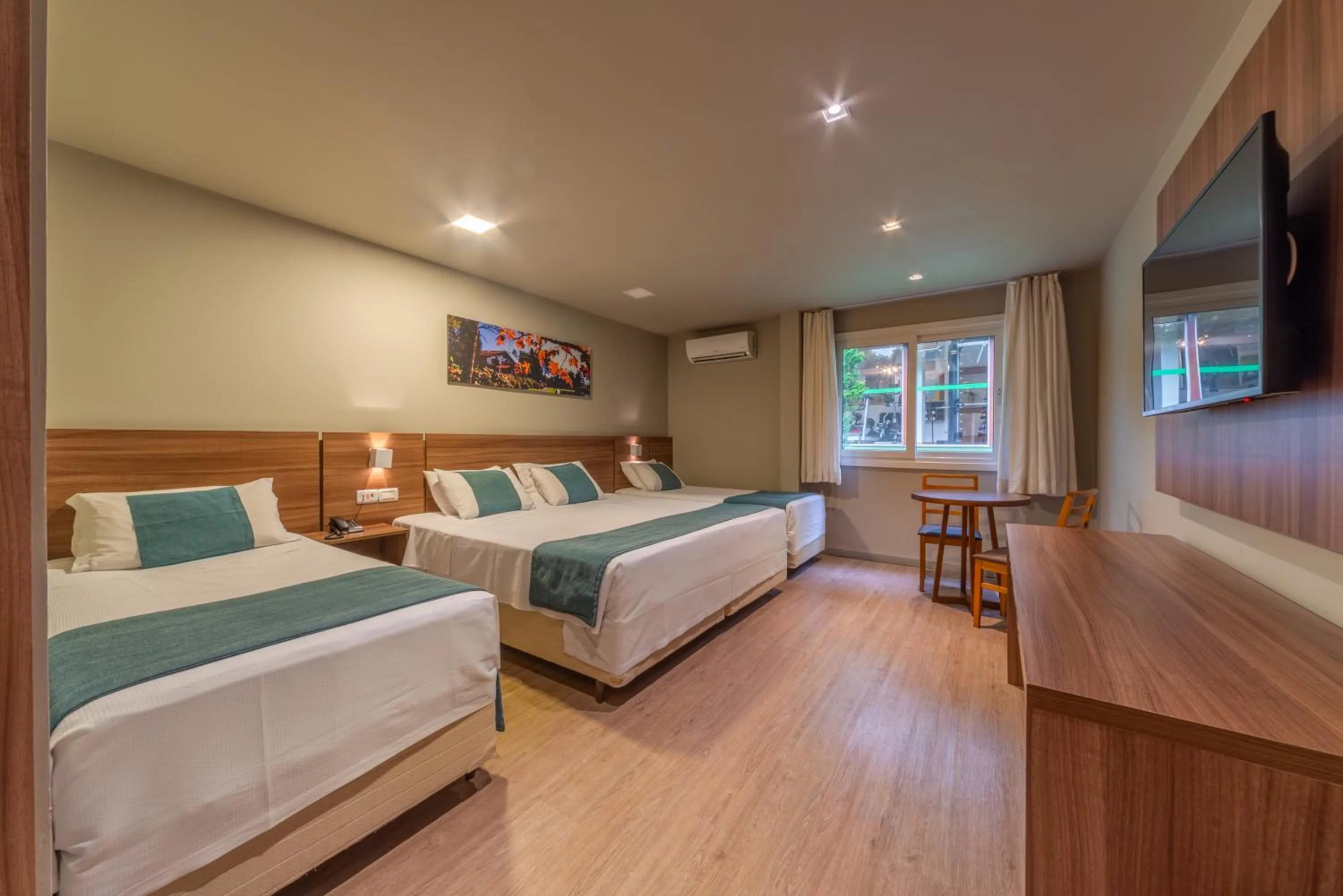 Superior Quadruple Room in Hotel Laghetto Viale