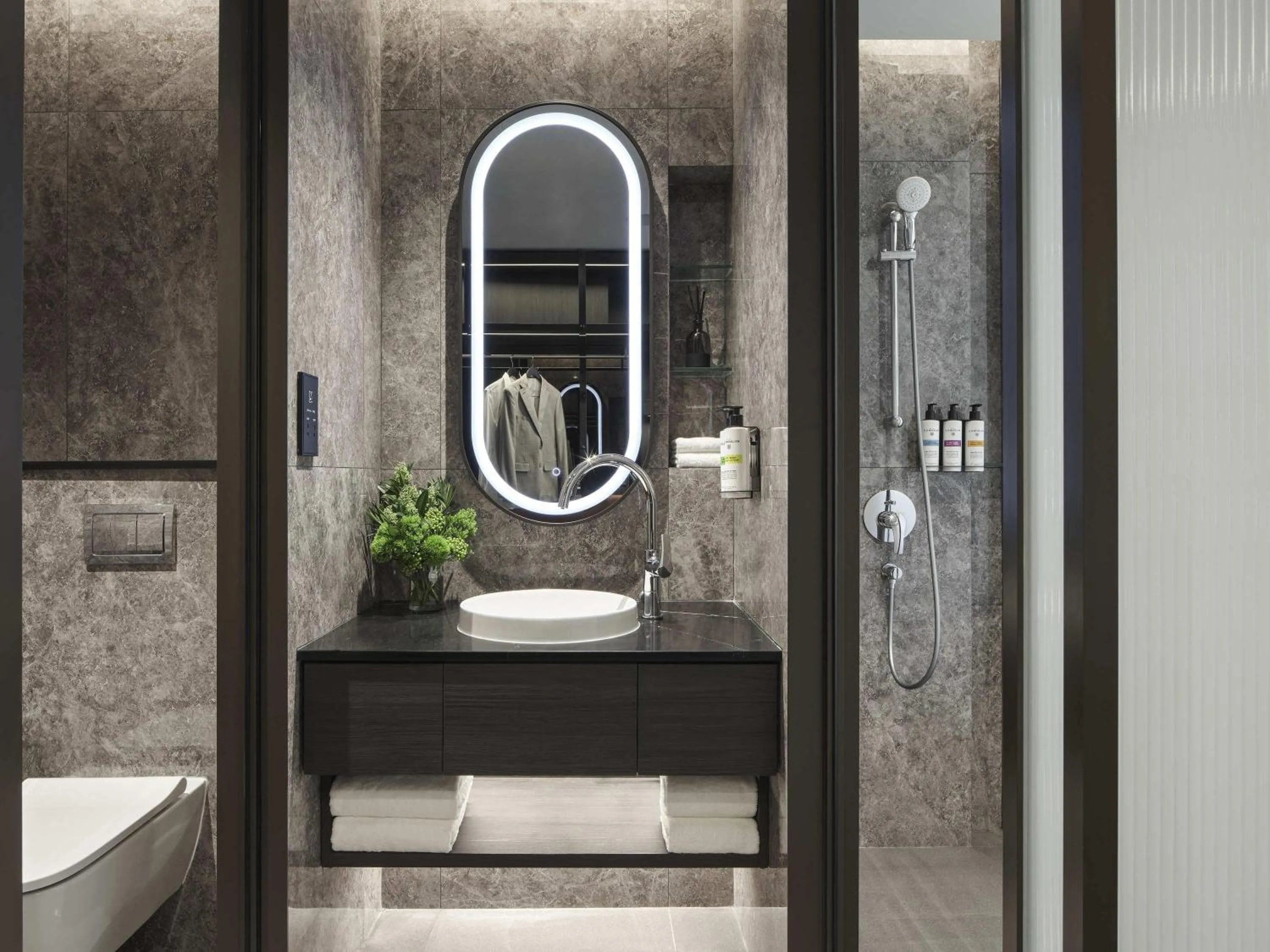 Executive King Room, Lounge Access, High Floor, Bay View in Pullman Singapore Hill Street