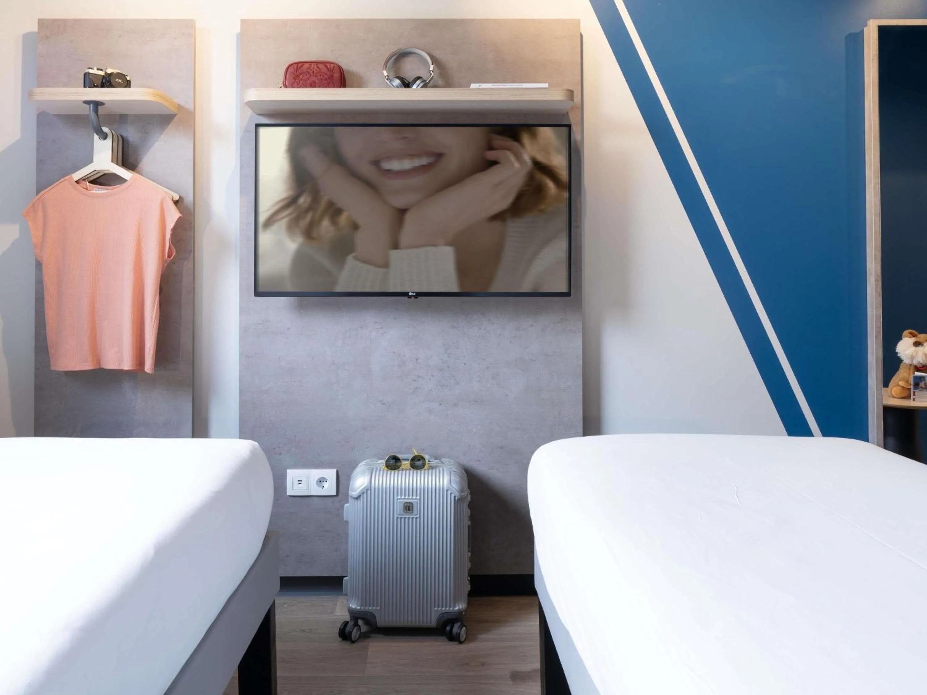 Standard Twin Room in ibis budget Valencia Centro Puerto