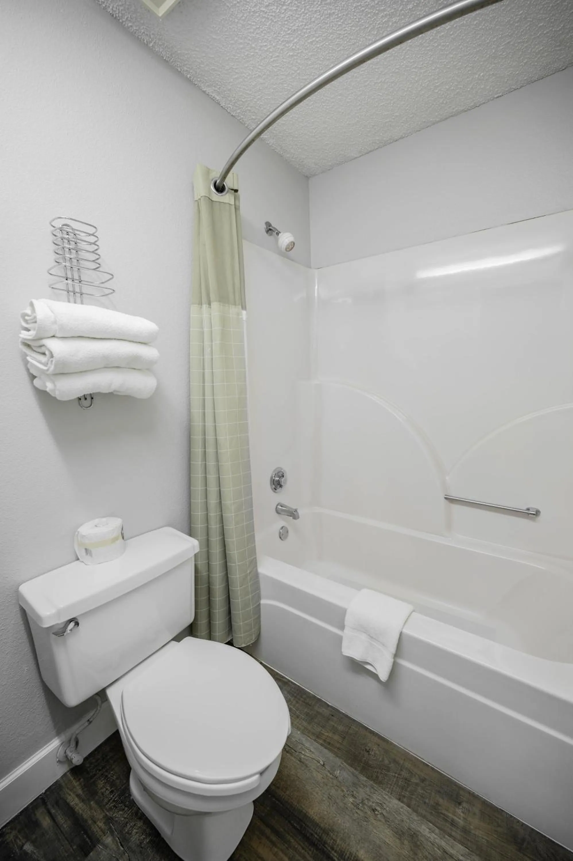 King Suite in RIVER OAK INN