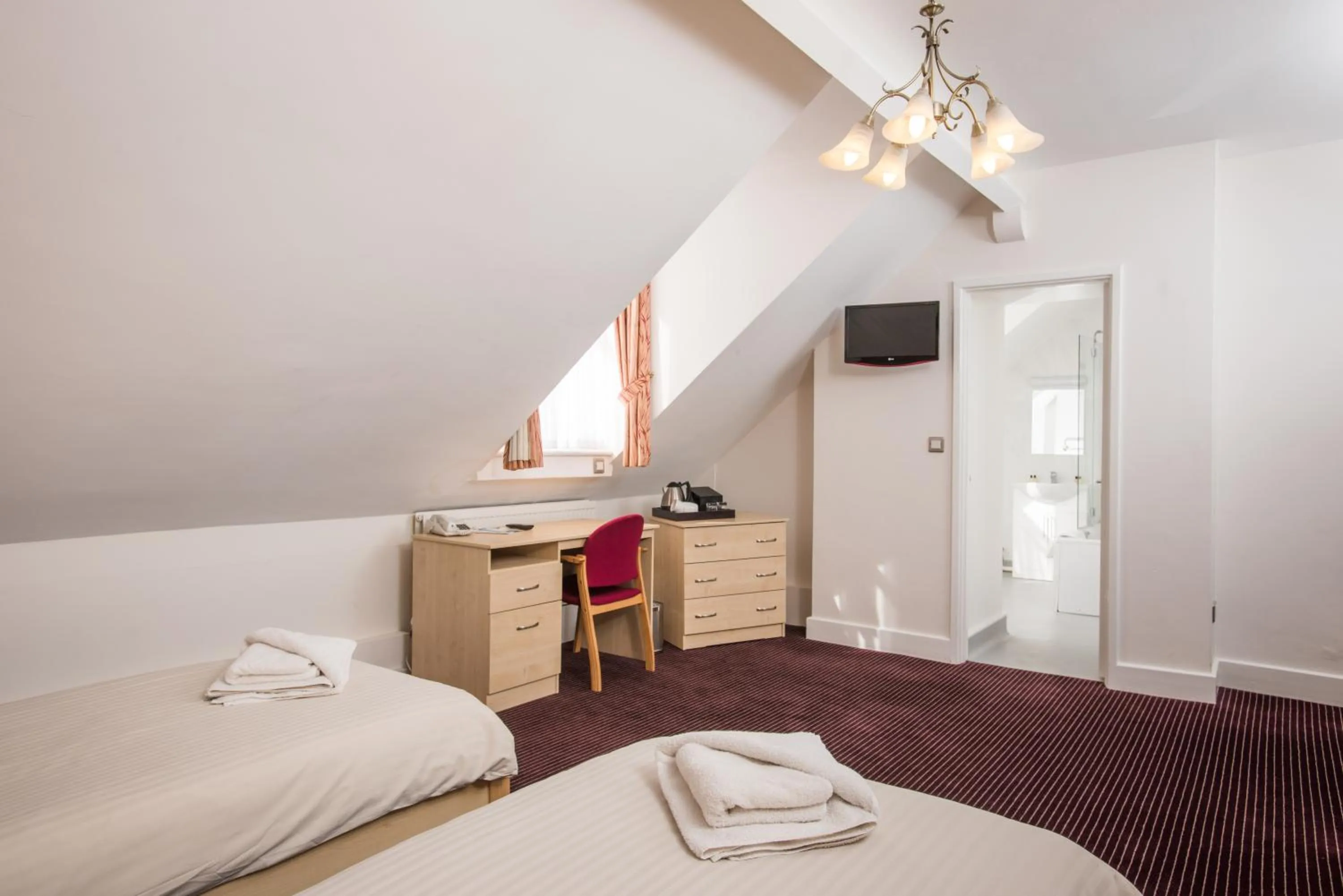 Standard Twin Room in Rewley House University of Oxford