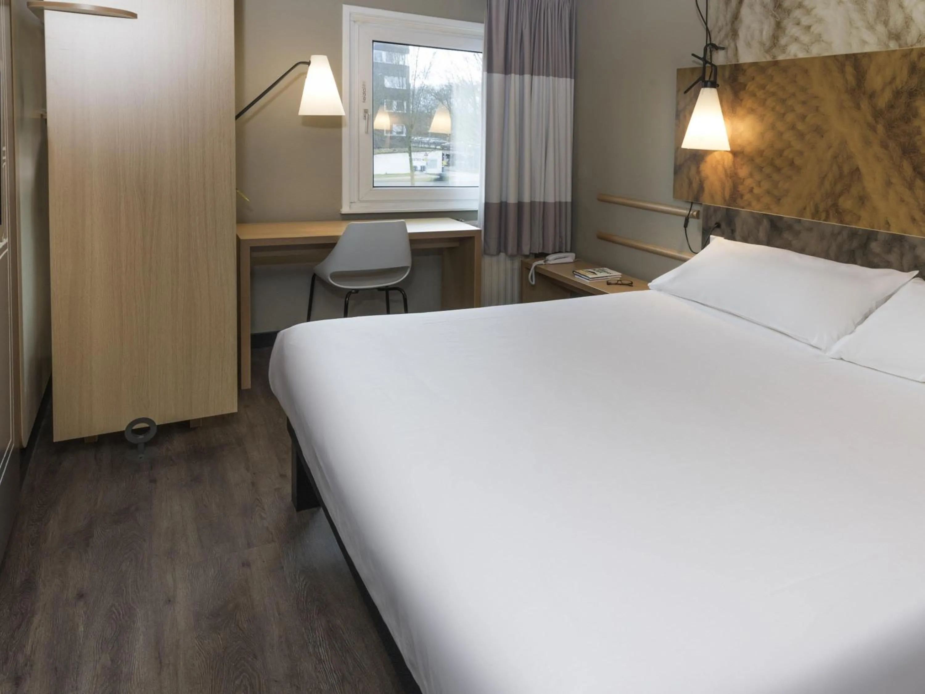 Standard Room with One Double Bed in ibis Tilburg