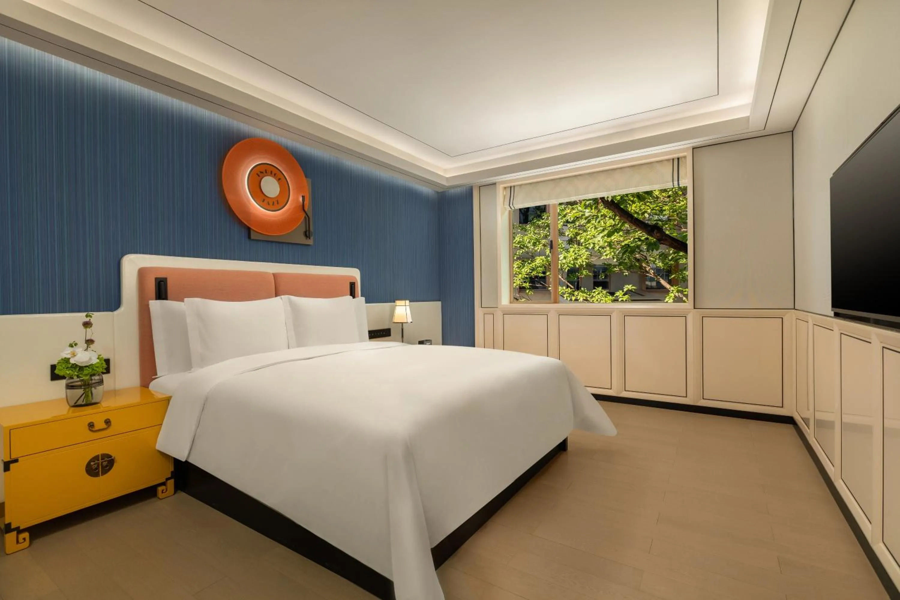 One-Bedroom King Suite - Central Building in Hotel Indigo Guangzhou Haixinsha by IHG