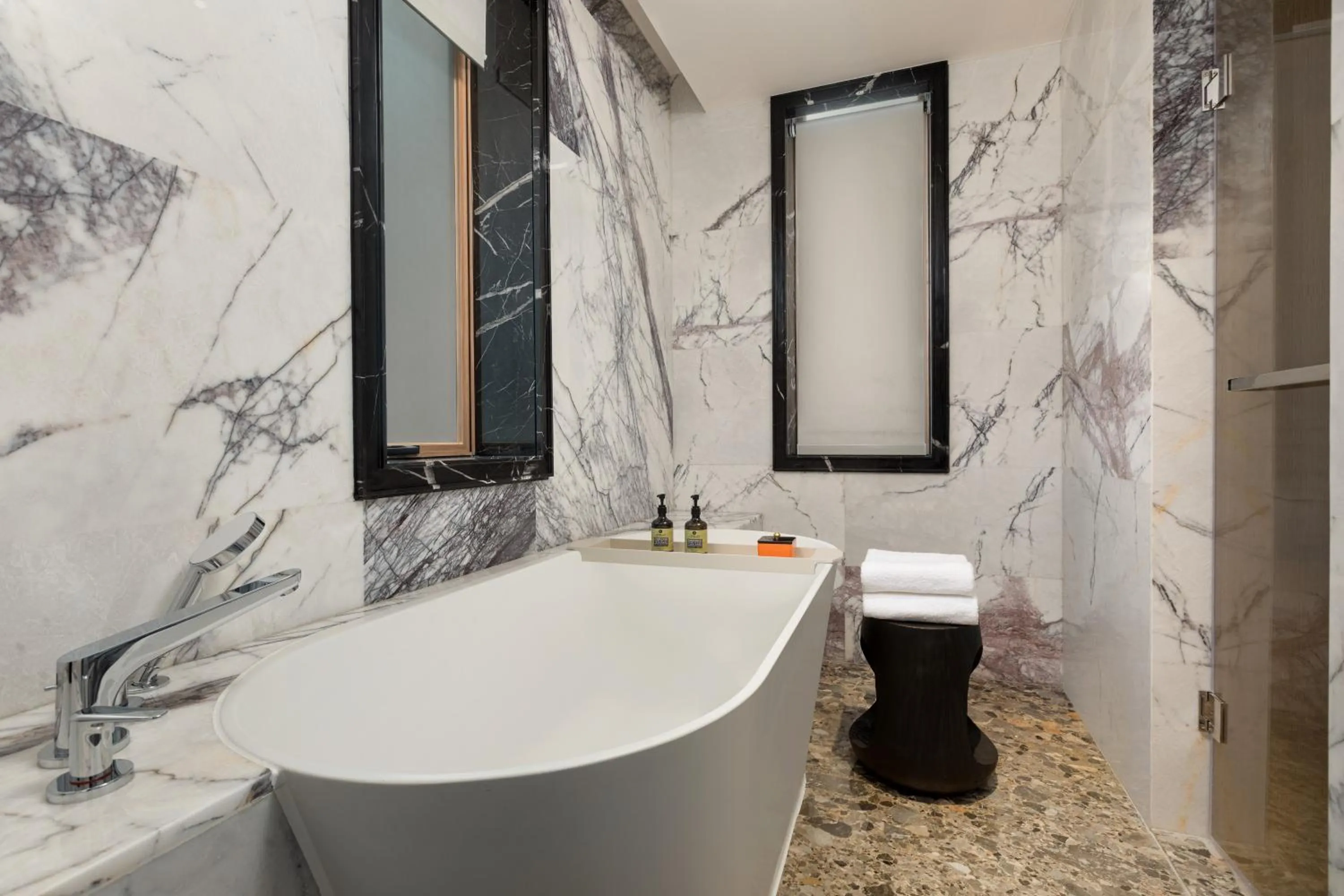 Two-Bedroom King Suite with River View in Hotel Indigo Guangzhou Haixinsha by IHG