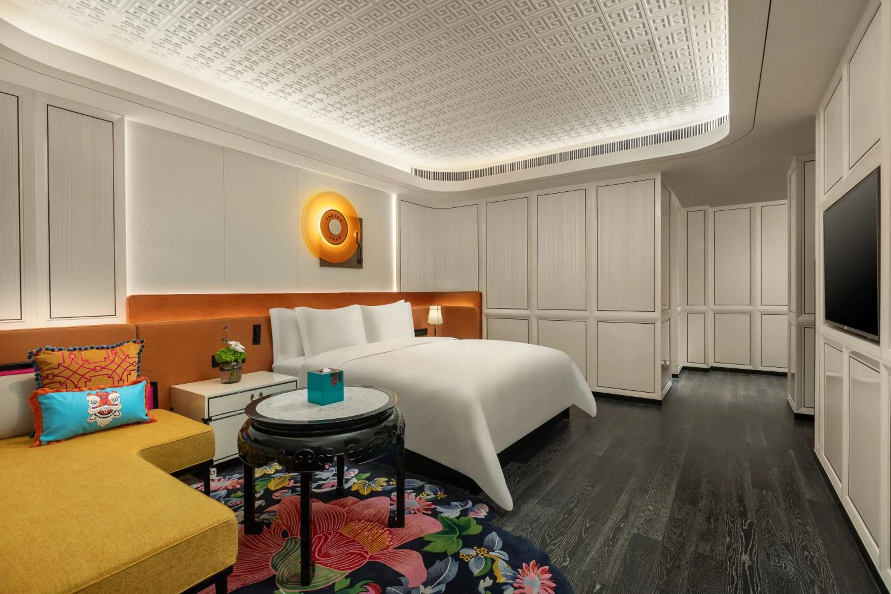 1 King Premium Canton Tower View Balcony in Hotel Indigo Guangzhou Haixinsha by IHG