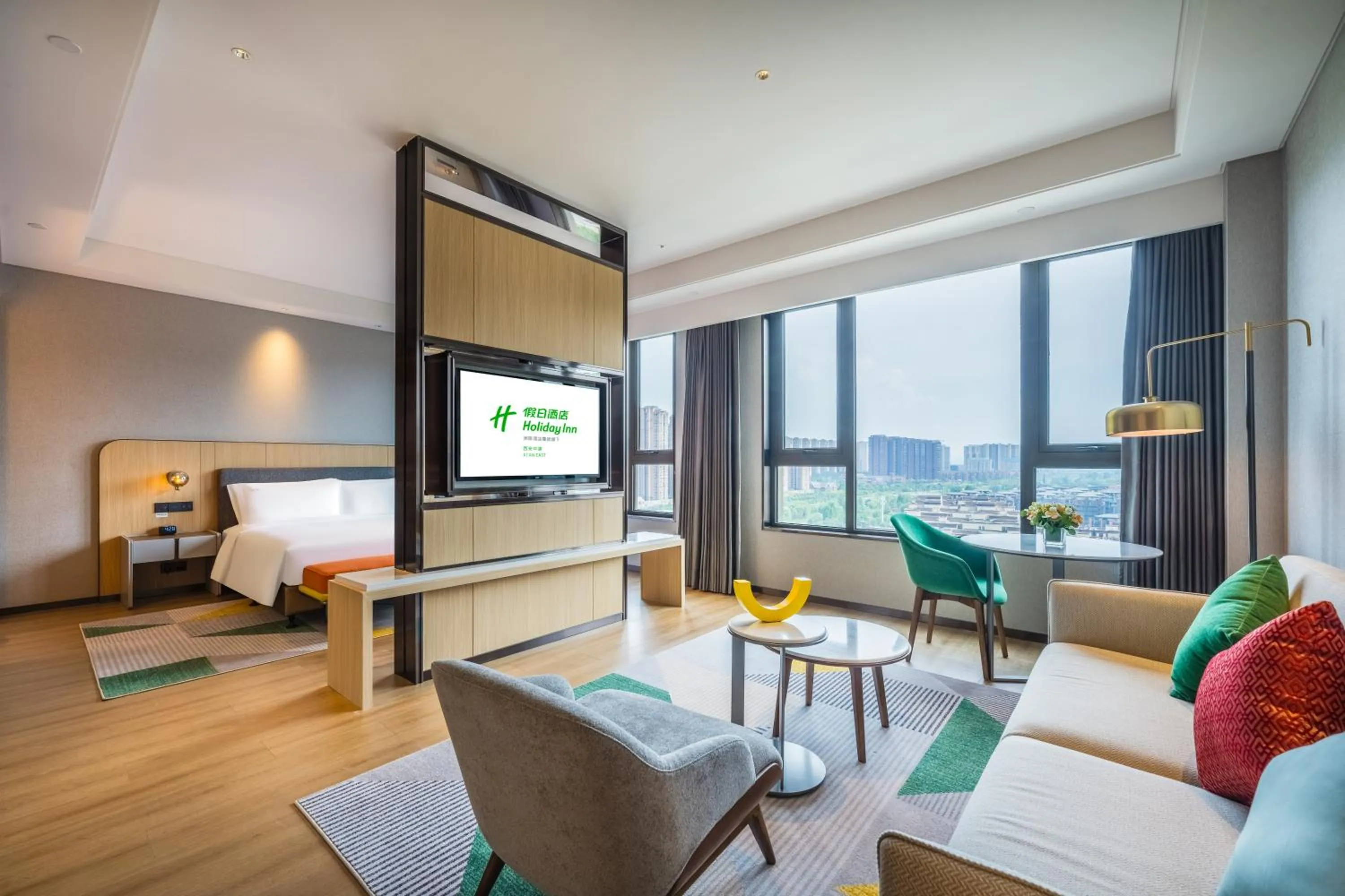King Suite in Holiday Inn Xi'an East by IHG
