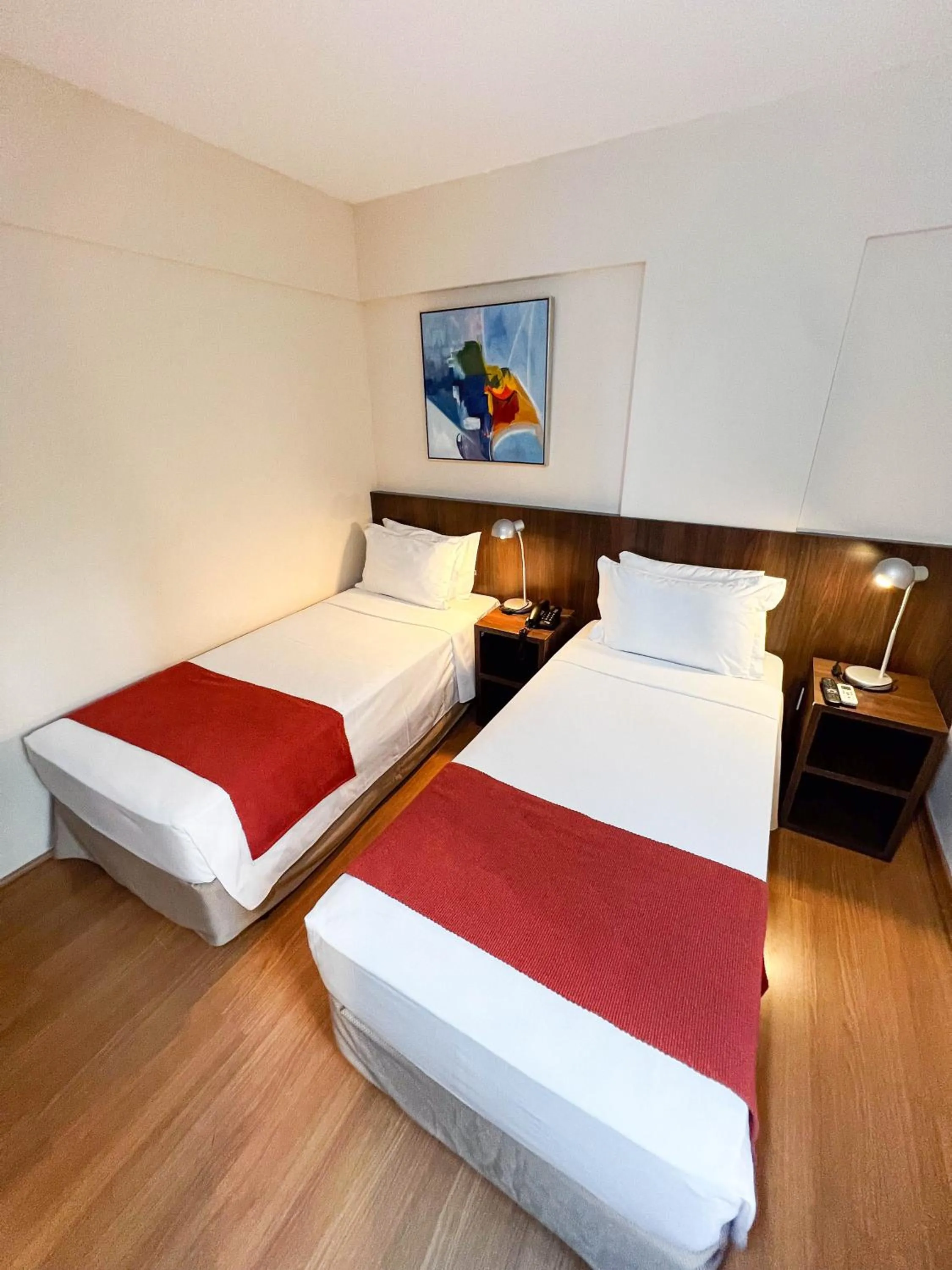 Twin Room in Royal Design Savassi Hotel