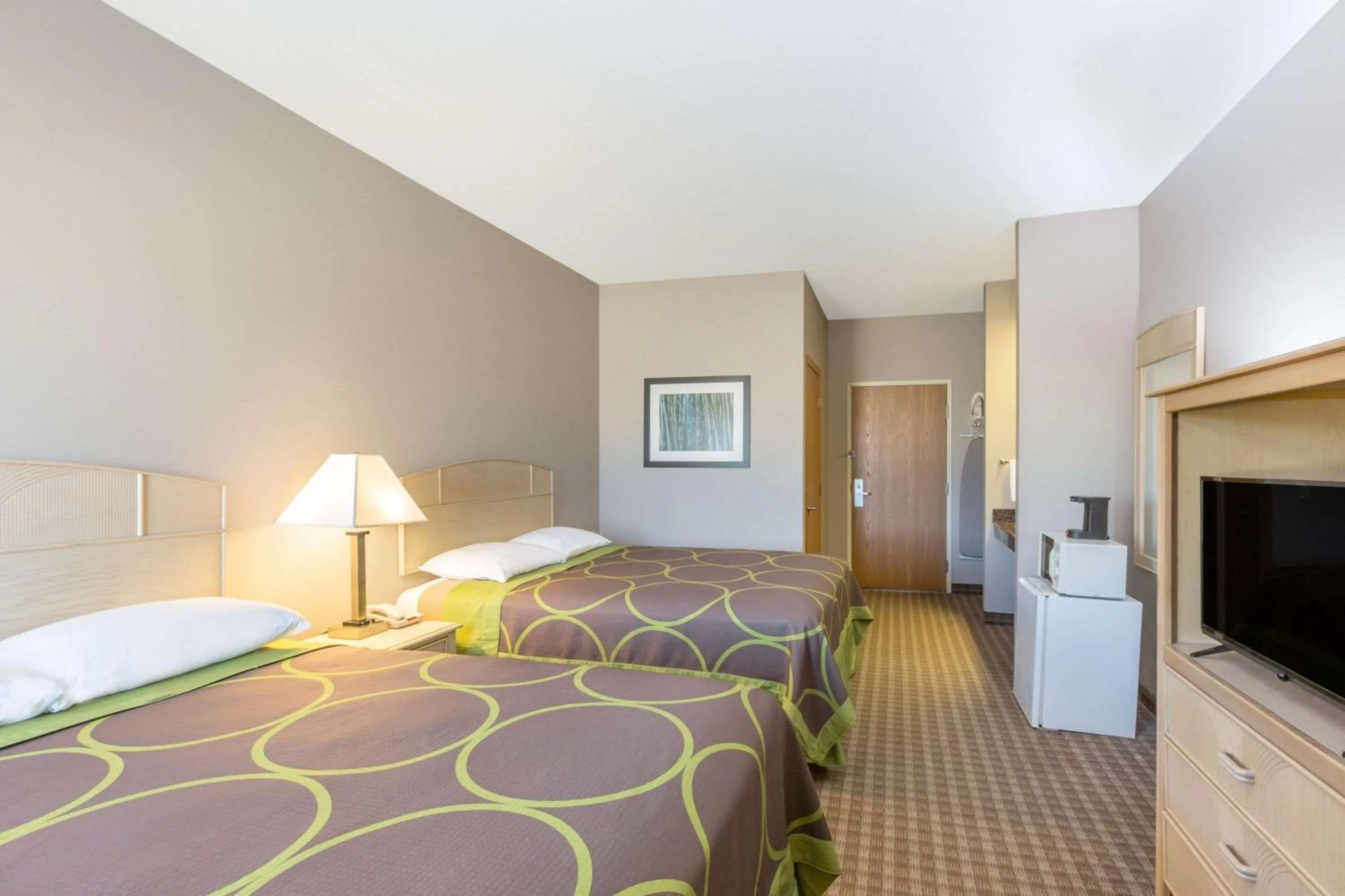 Queen Room with Two Queen Beds - Non-Smoking in Super 8 by Wyndham Carroll/East