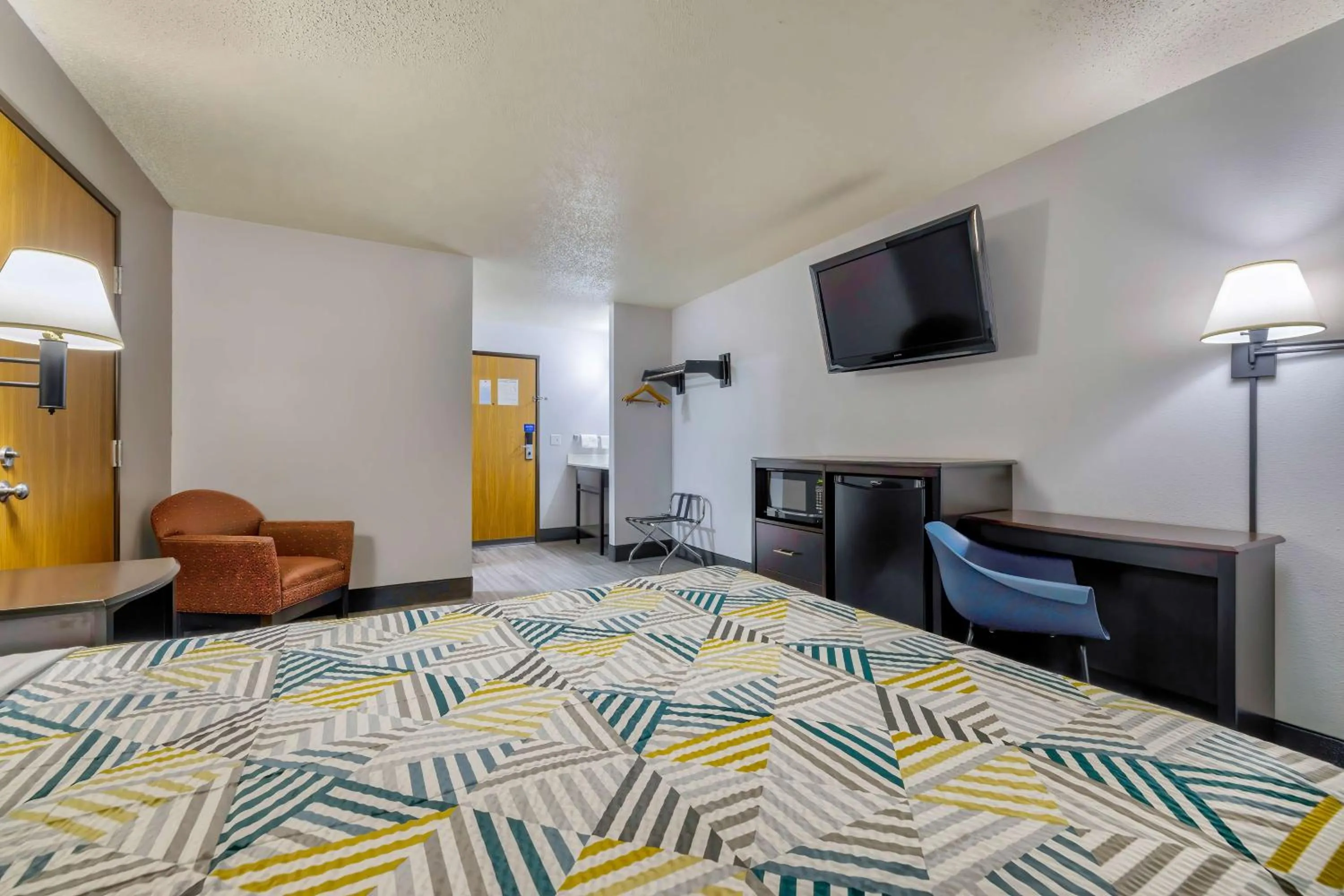 Double Room - Disability Access - Non-Smoking in Motel 6 Stuart, IA