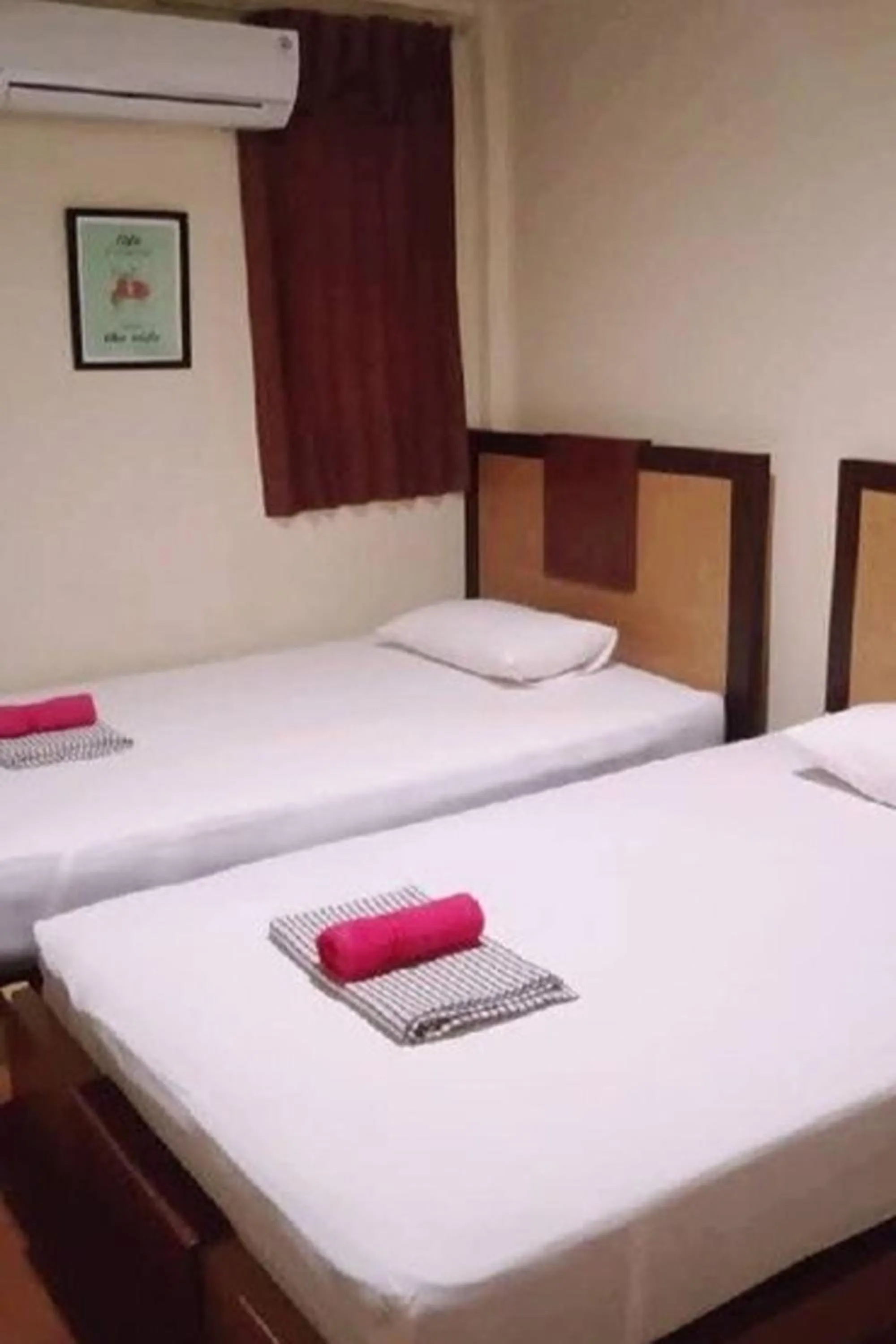 Standard Twin Room with Shared Bathroom in Yani Homestay