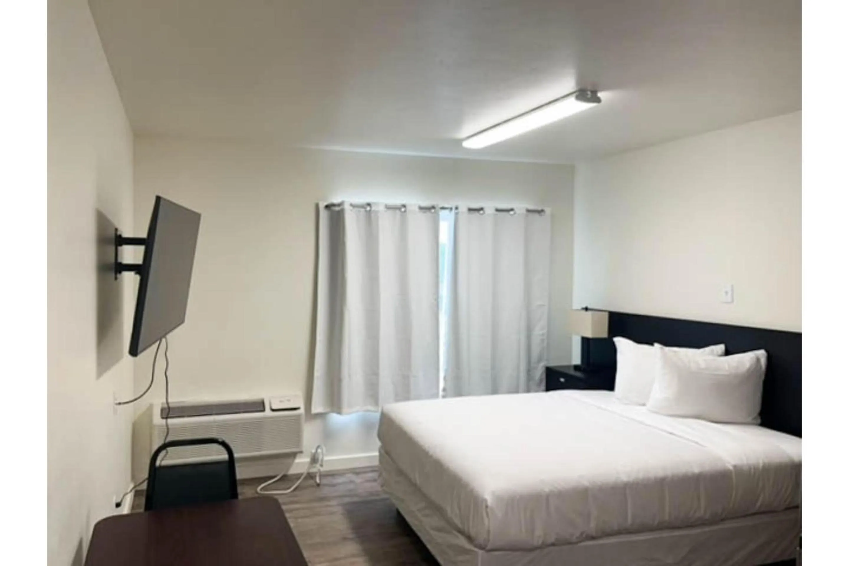 Deluxe Queen Room - single occupancy - Non-Smoking in Pasco WA