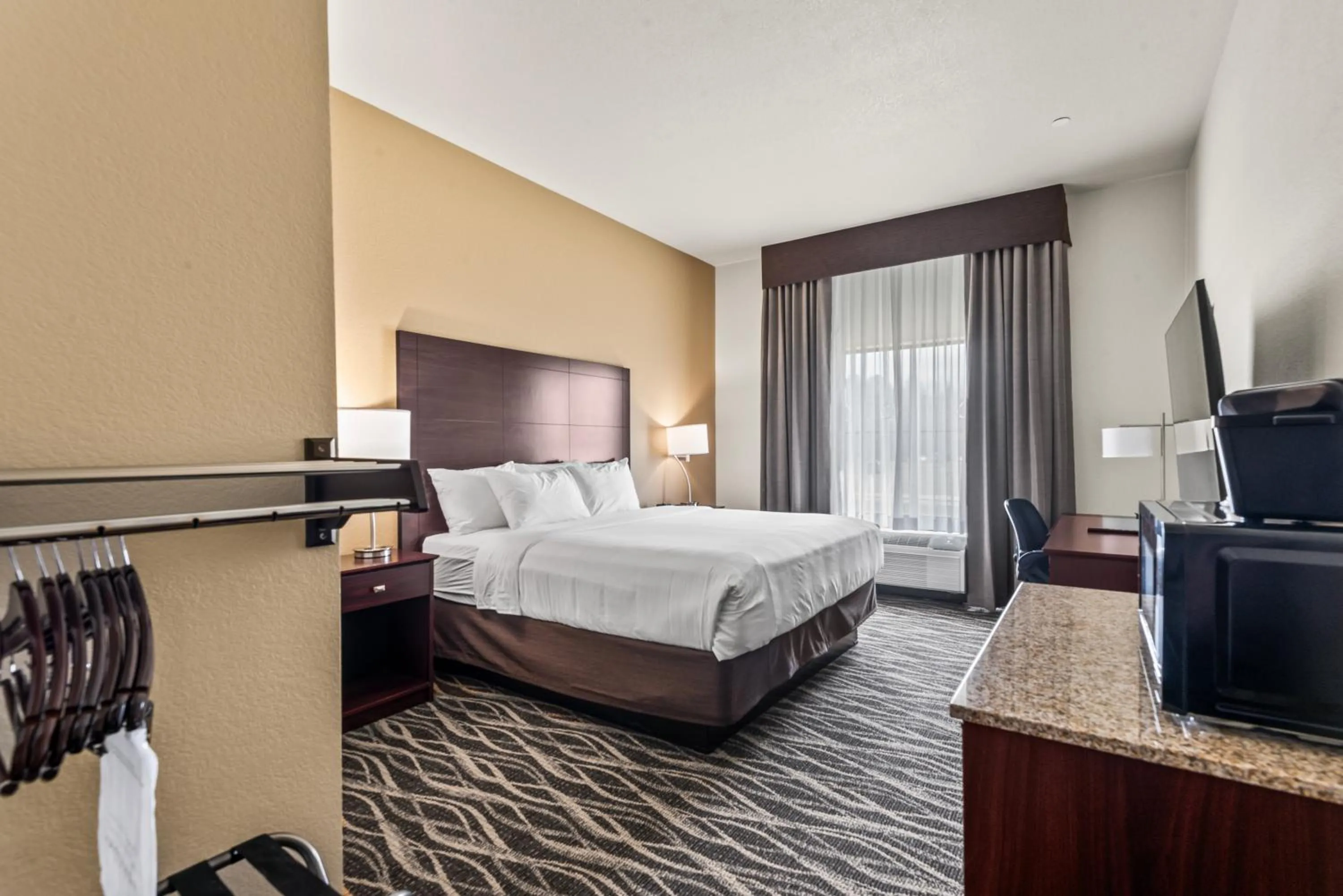 King Room - Disability Access in Cobblestone Hotel & Suites - Cullman