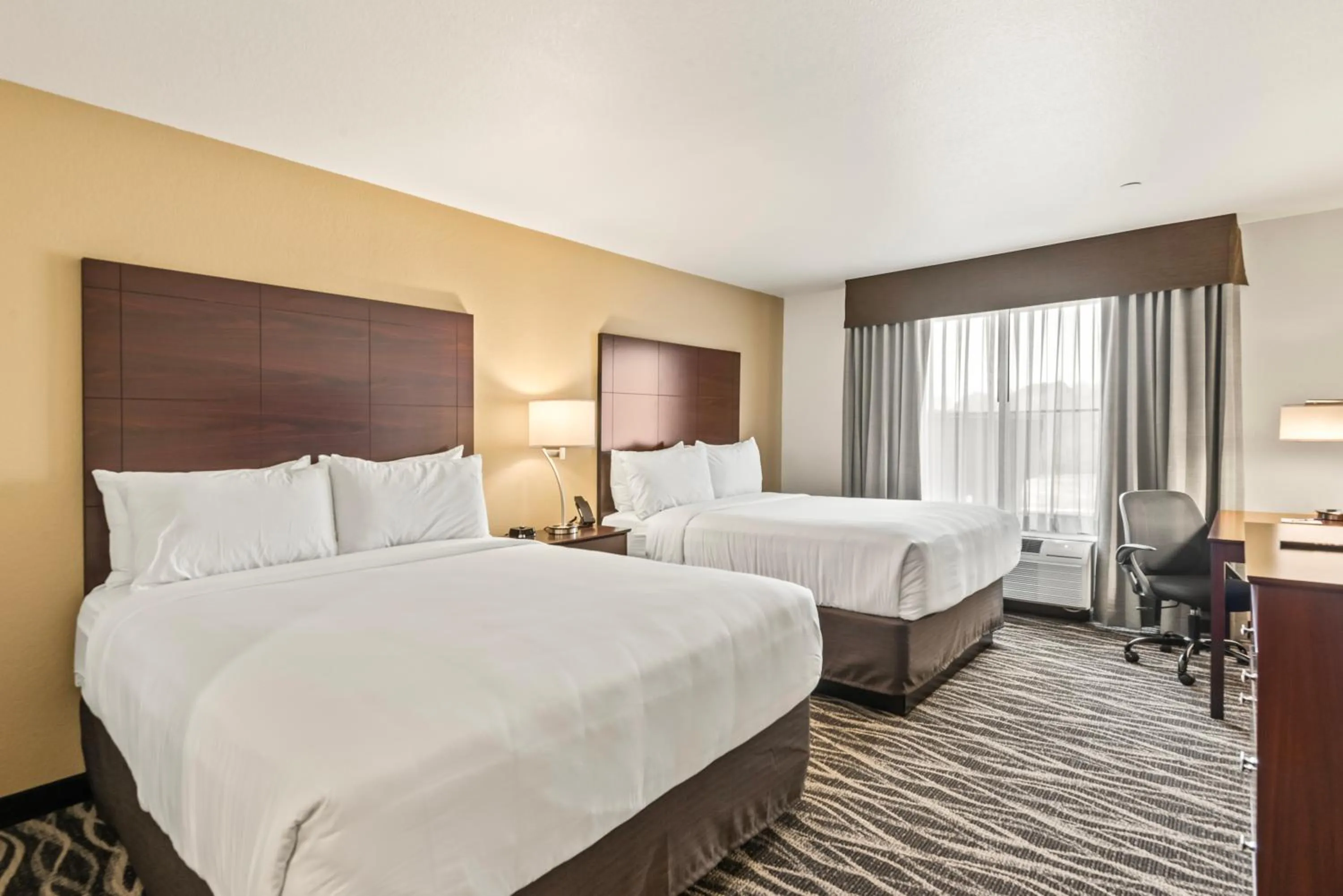 Standard Queen Room in Cobblestone Hotel & Suites - Cullman