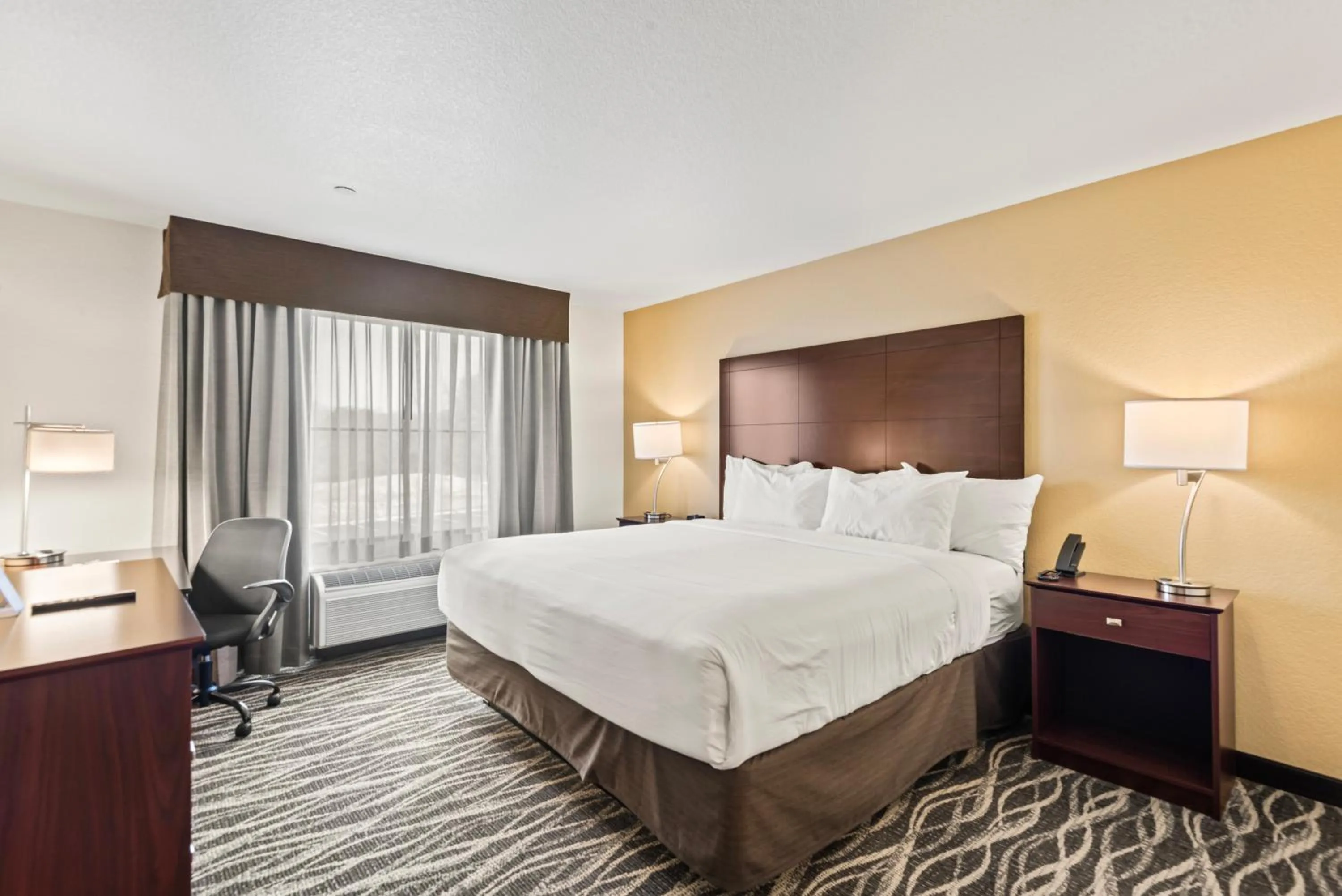 King Room in Cobblestone Hotel & Suites - Cullman