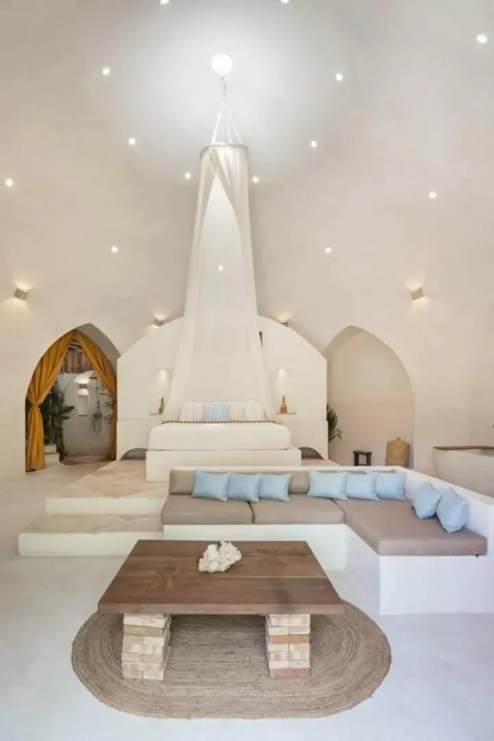 Suite with Private Pool in Villa Sanah